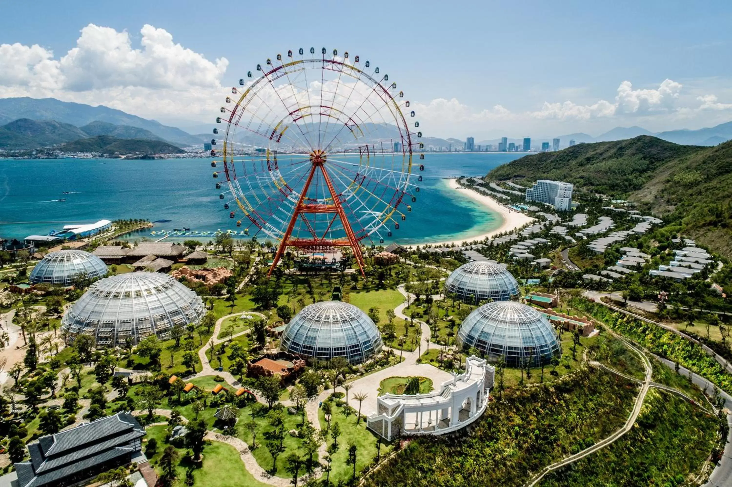 Entertainment, Bird's-eye View in Vinpearl Luxury Nha Trang