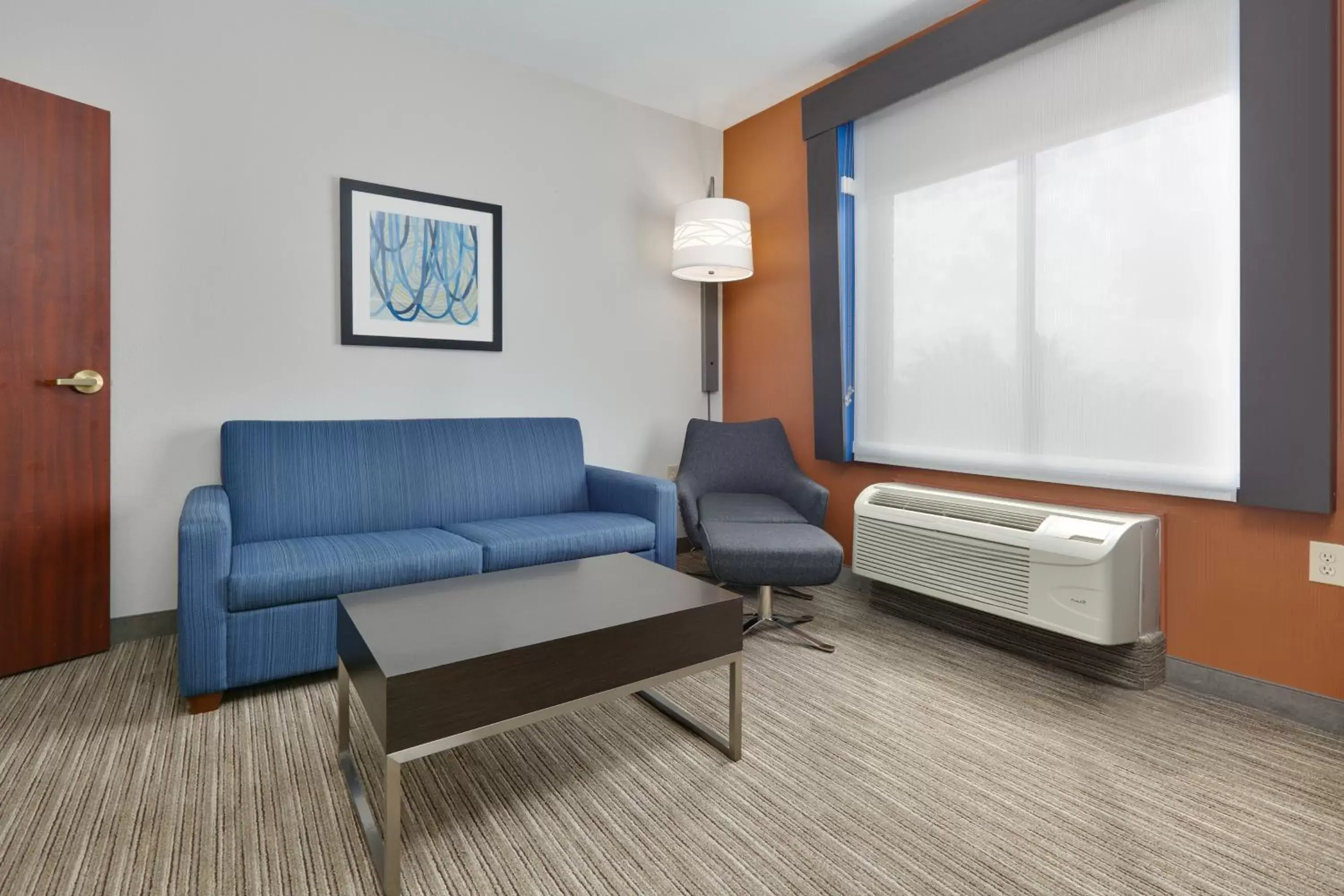 Bedroom, Seating Area in Holiday Inn Express Hotel & Suites Duncanville, an IHG Hotel