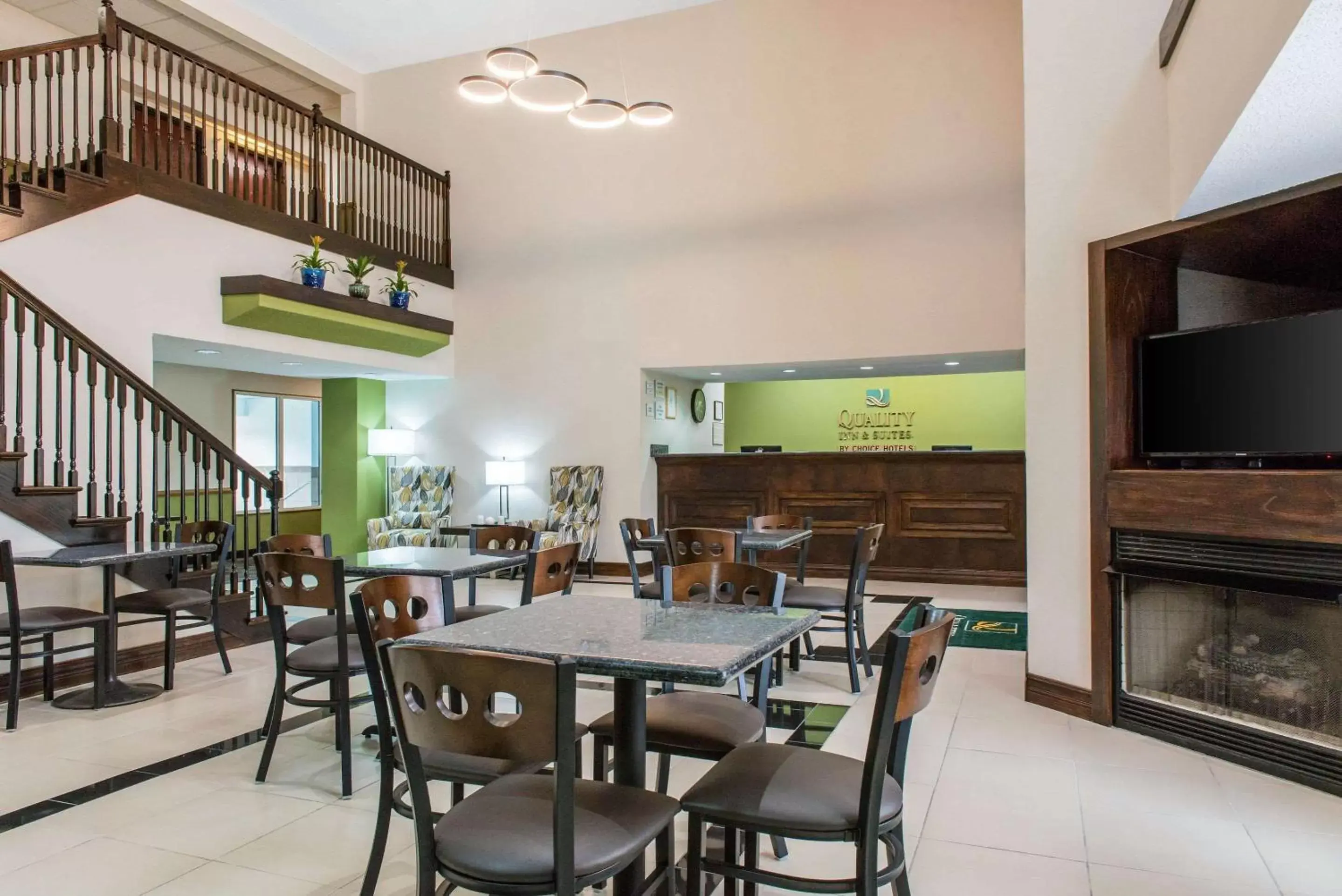 Lobby or reception, Restaurant/Places to Eat in Quality Inn & Suites Anderson I-69