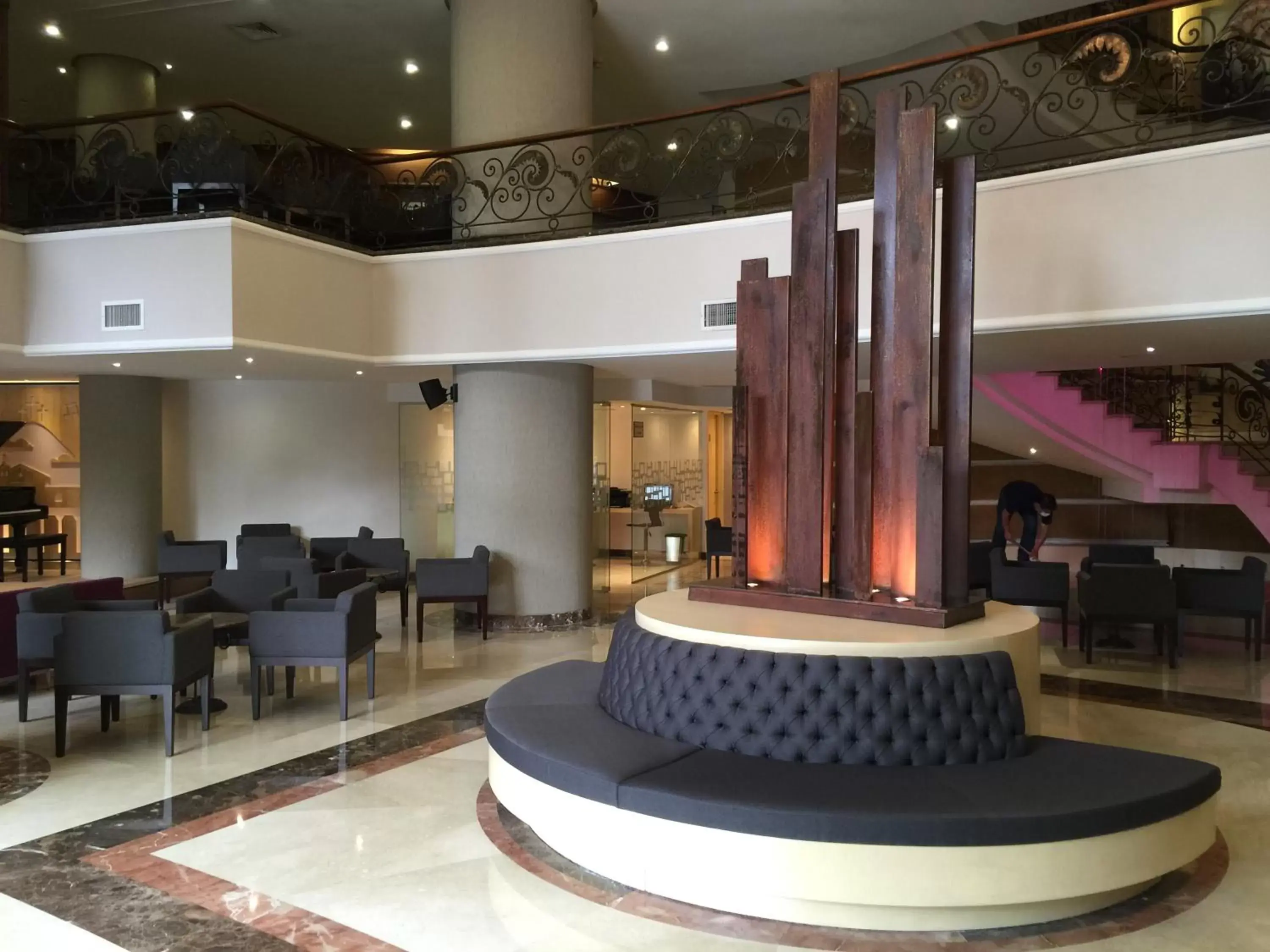 Lobby or reception, Lounge/Bar in Hotel Dann Carlton Cali