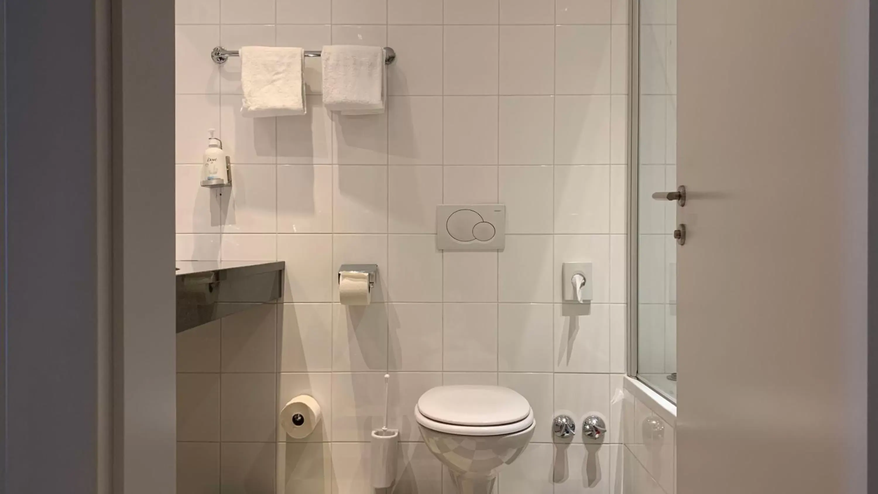 Bathroom in Holiday Inn - Salzburg City, an IHG Hotel