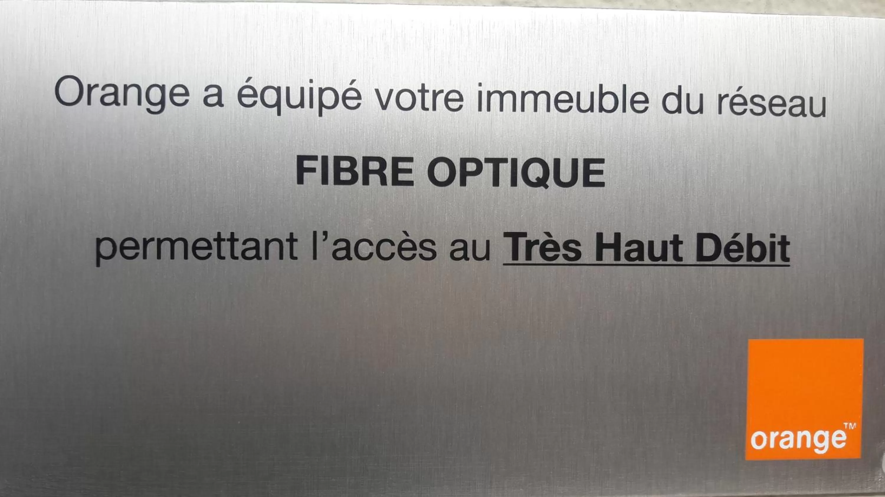 Logo/Certificate/Sign in Campanile Beaune