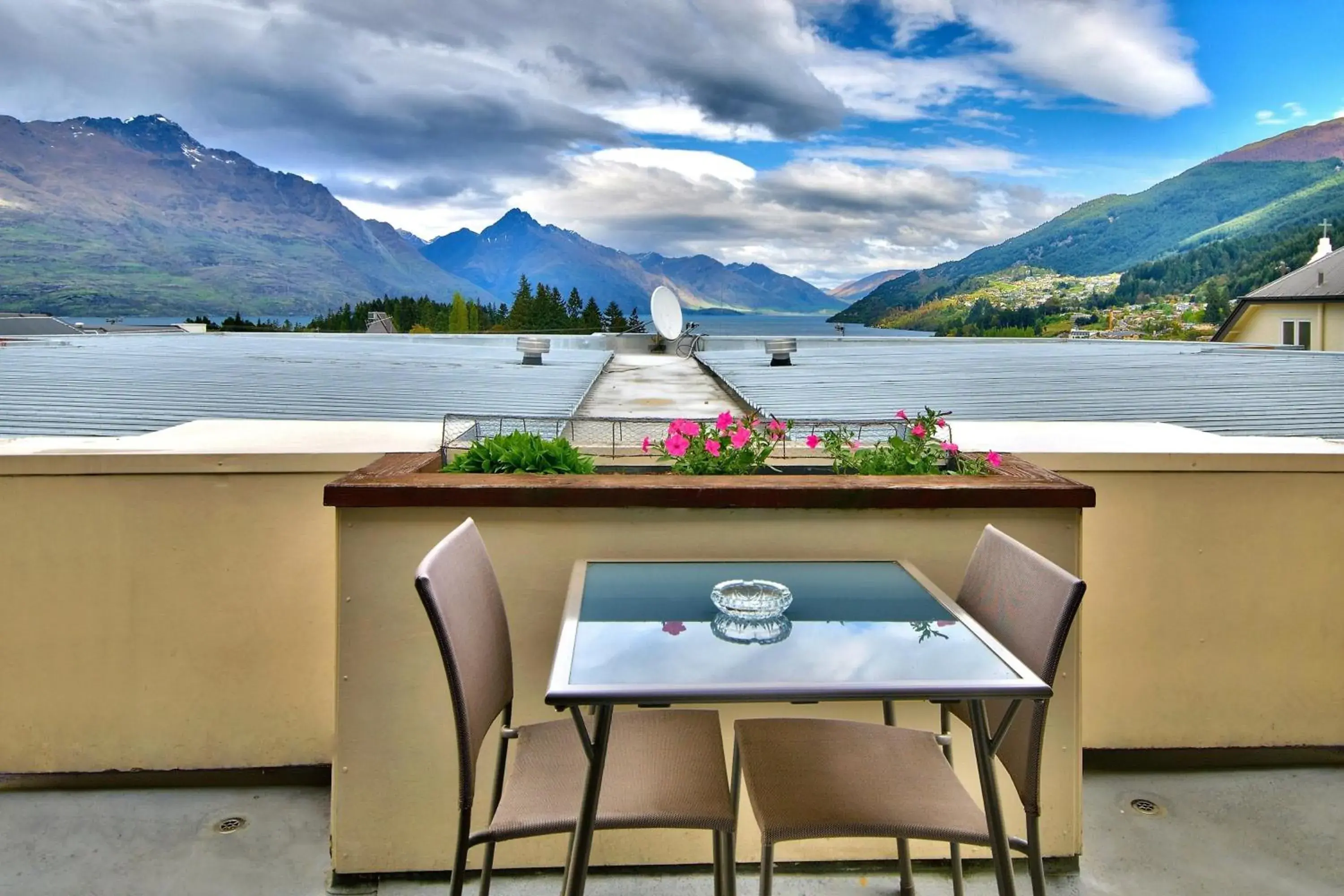 Patio, Mountain View in Melbourne Lodge