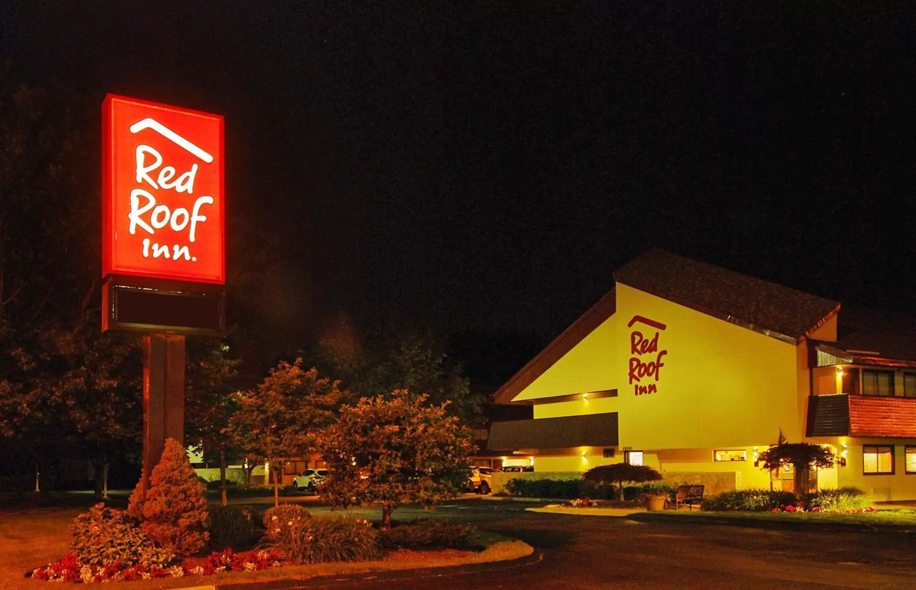 Property building, Property Logo/Sign in Red Roof Inn Cleveland - Westlake