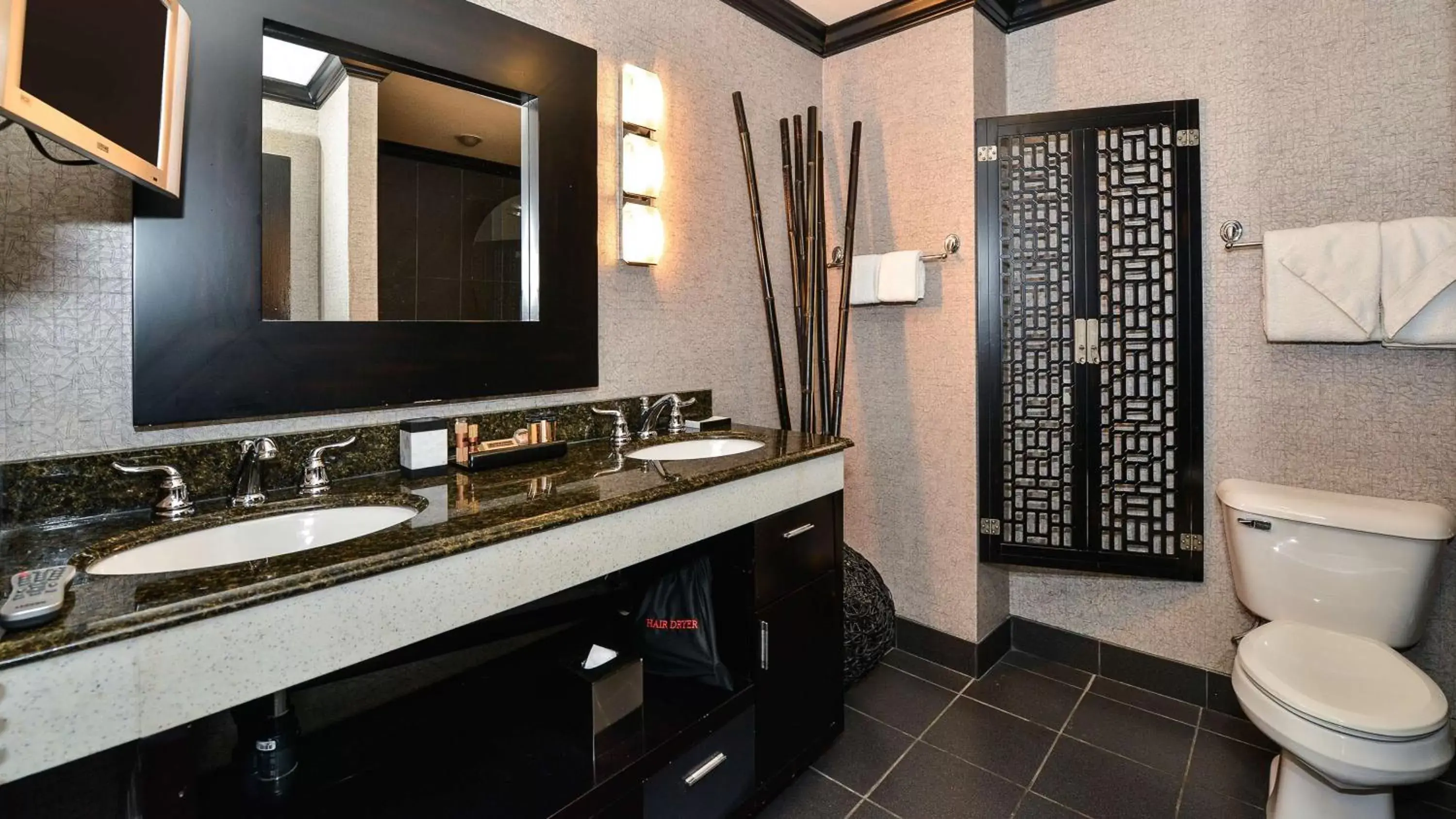 Bathroom in Prestige Lakeside Resort, WorldHotels Elite