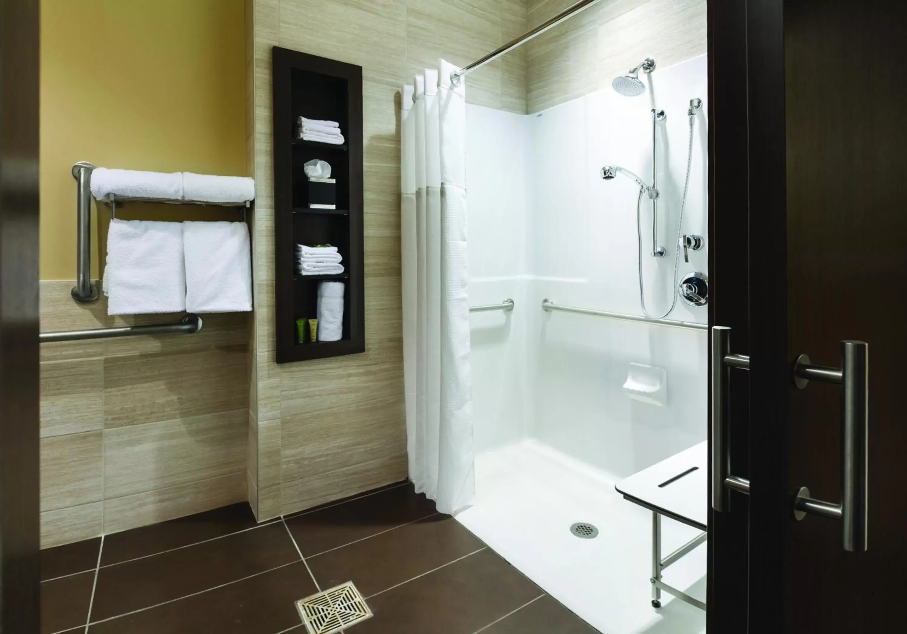 Shower, Bathroom in AeroStay