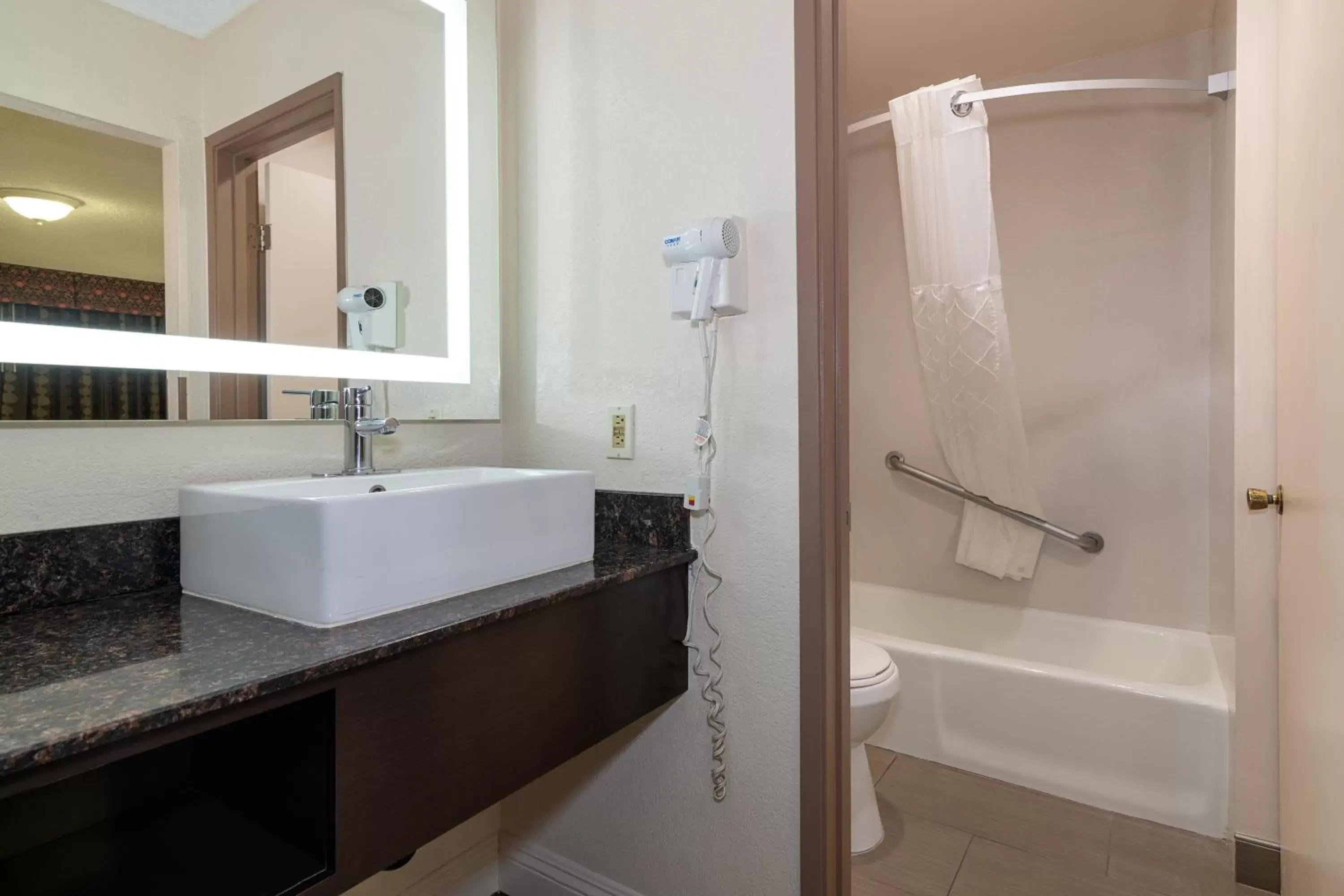 King Room - Non-Smoking in Rodeway Inn Barstow Route 66 King Room - Non-Smoking in Rodeway Inn Barstow Route 66