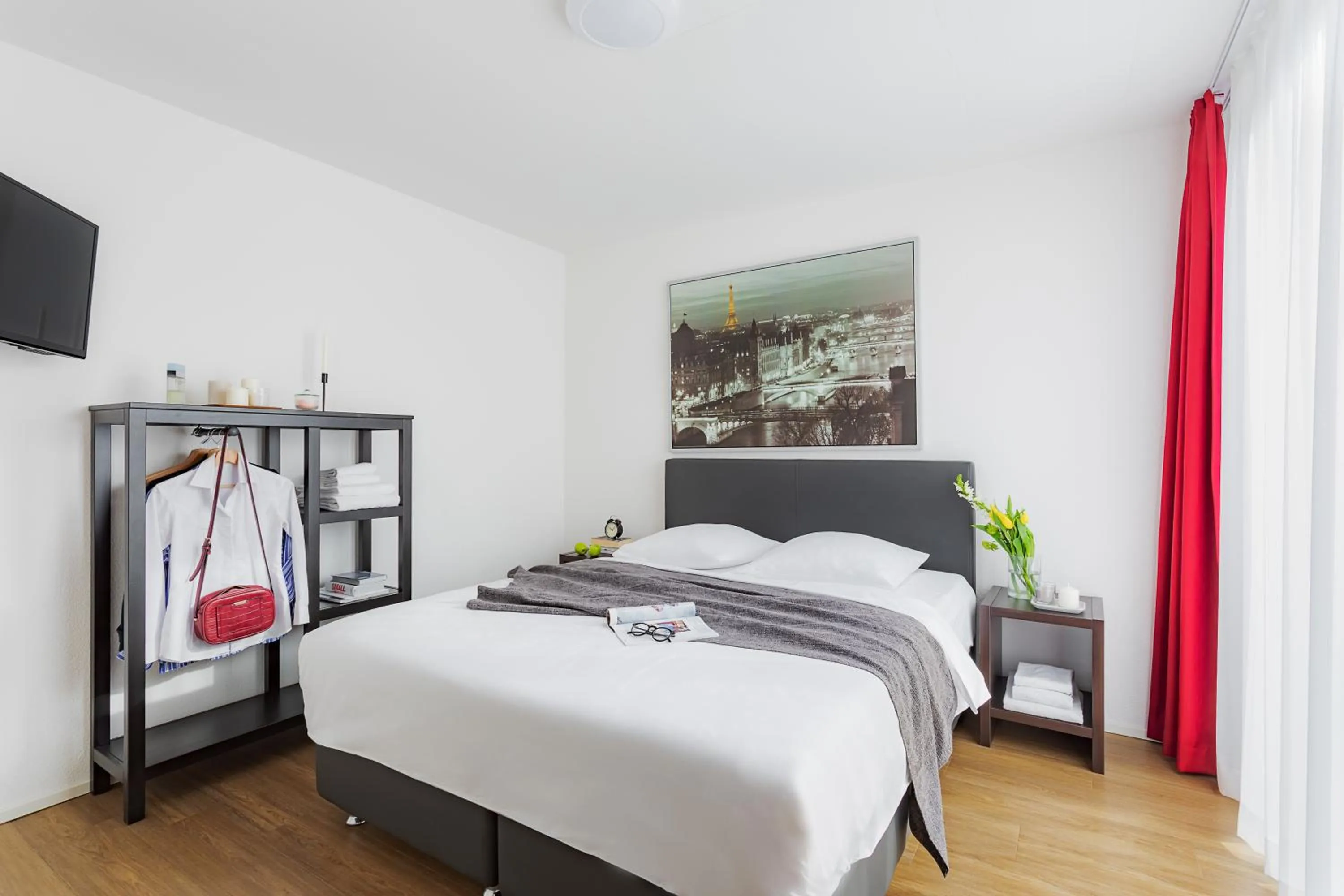 Photo of the whole room, Bed in Swiss Star Zurich Airport - Self Check-In