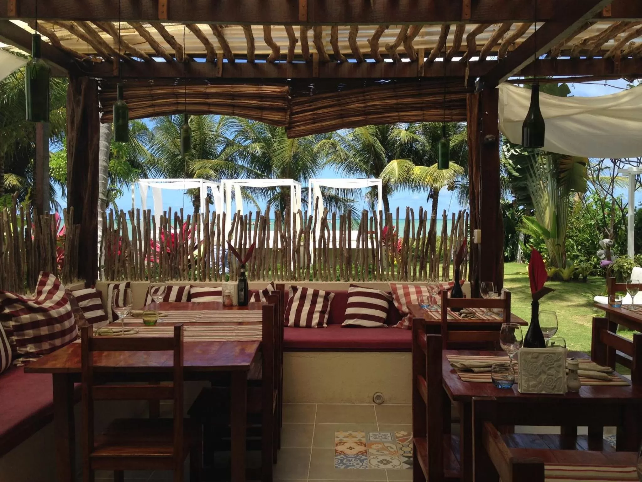 Restaurant/places to eat in Praiagogi Boutique Pousada