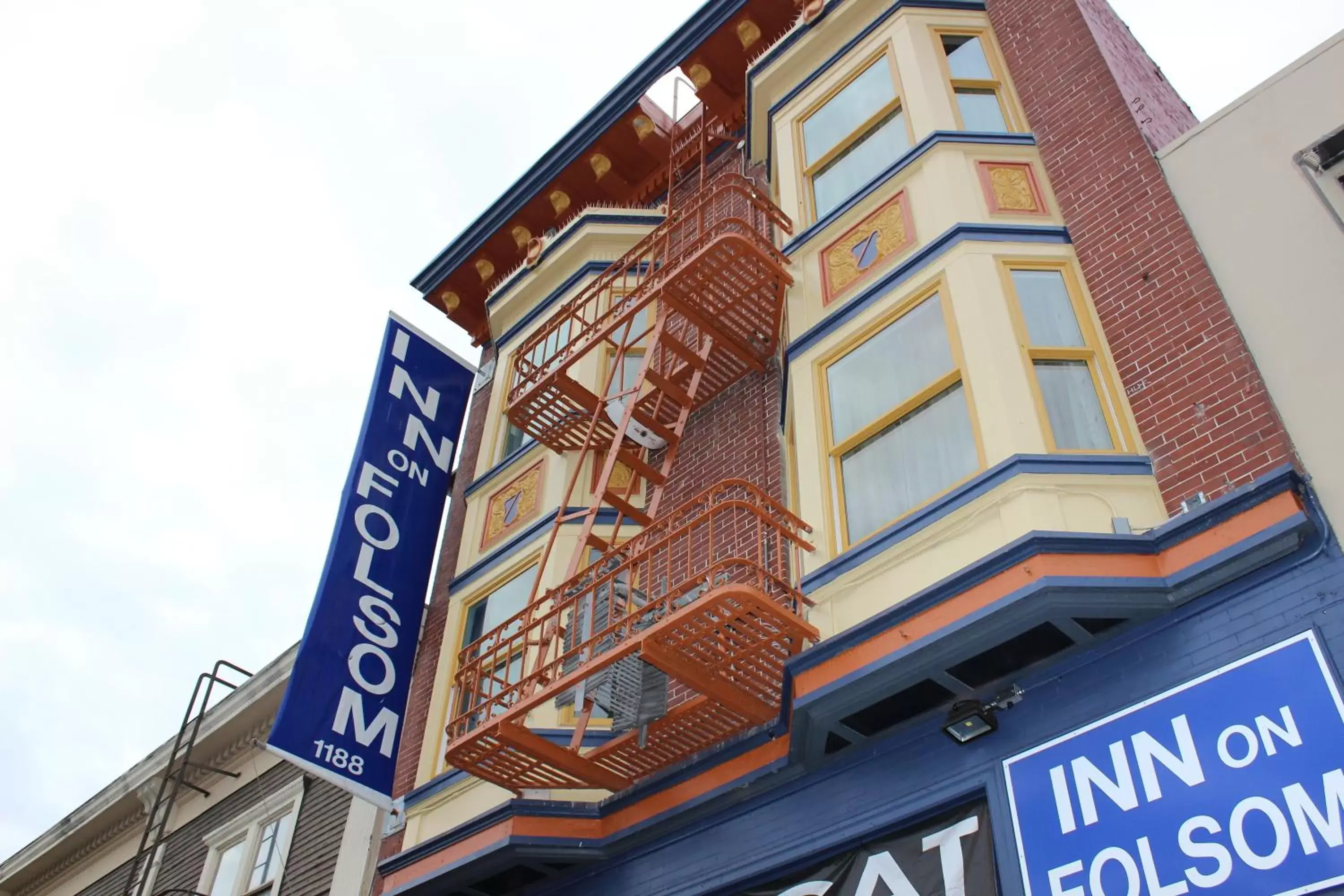 Facade/entrance, Property Building in Inn on Folsom