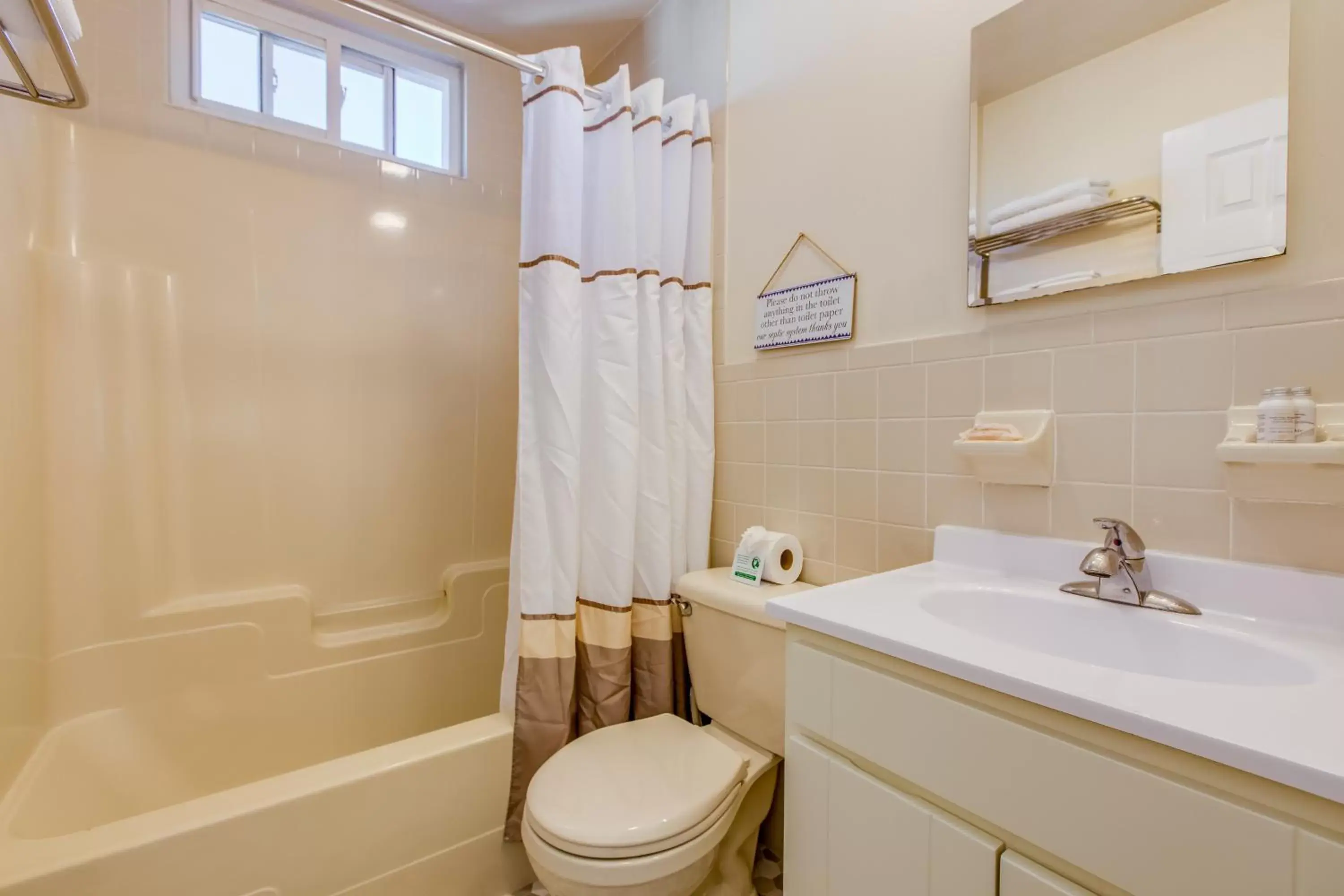 Bathroom in Colonial Shores Resort