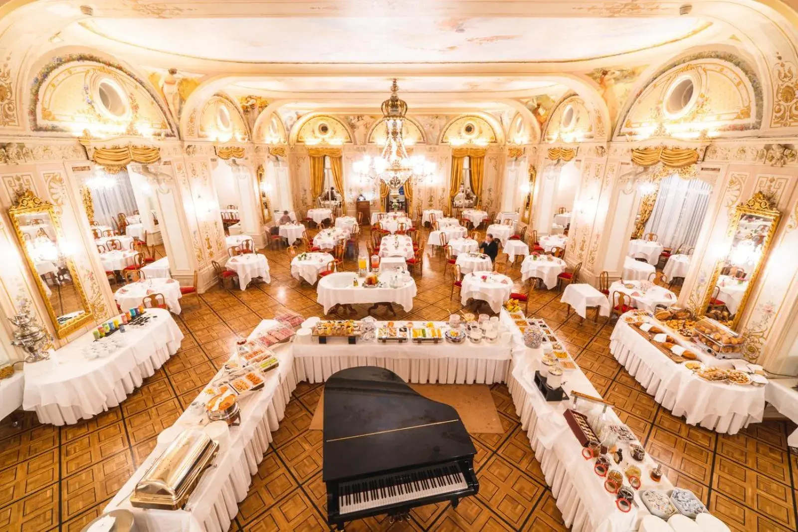 Bird's eye view, Banquet Facilities in Grand Hotel Kronenhof