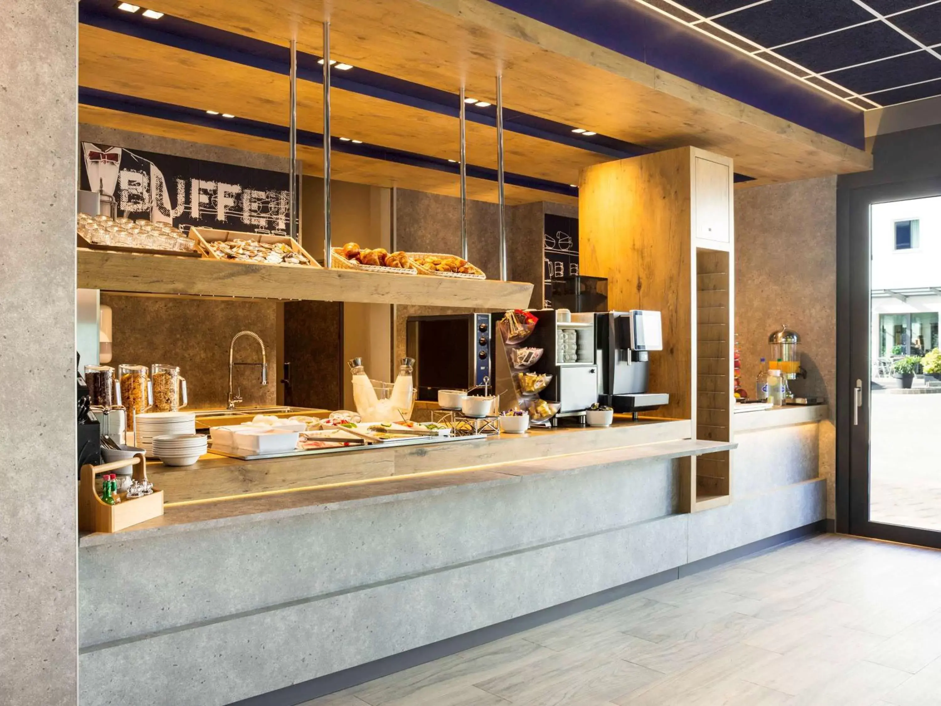 Restaurant/places to eat in ibis budget Fribourg