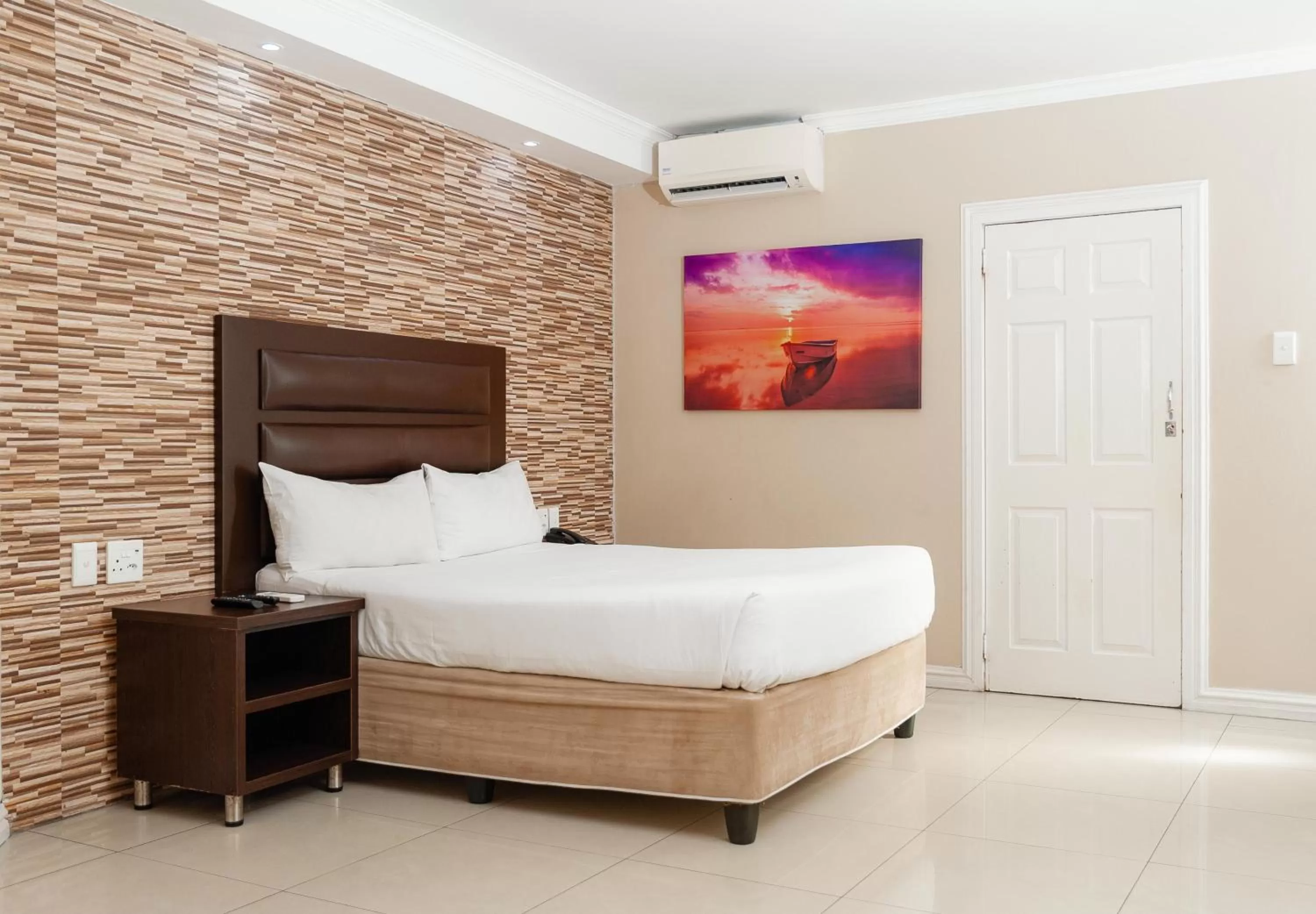 Bedroom, Bed in Bayside Hotel 100 Pixley Kaseme Street (West Street)