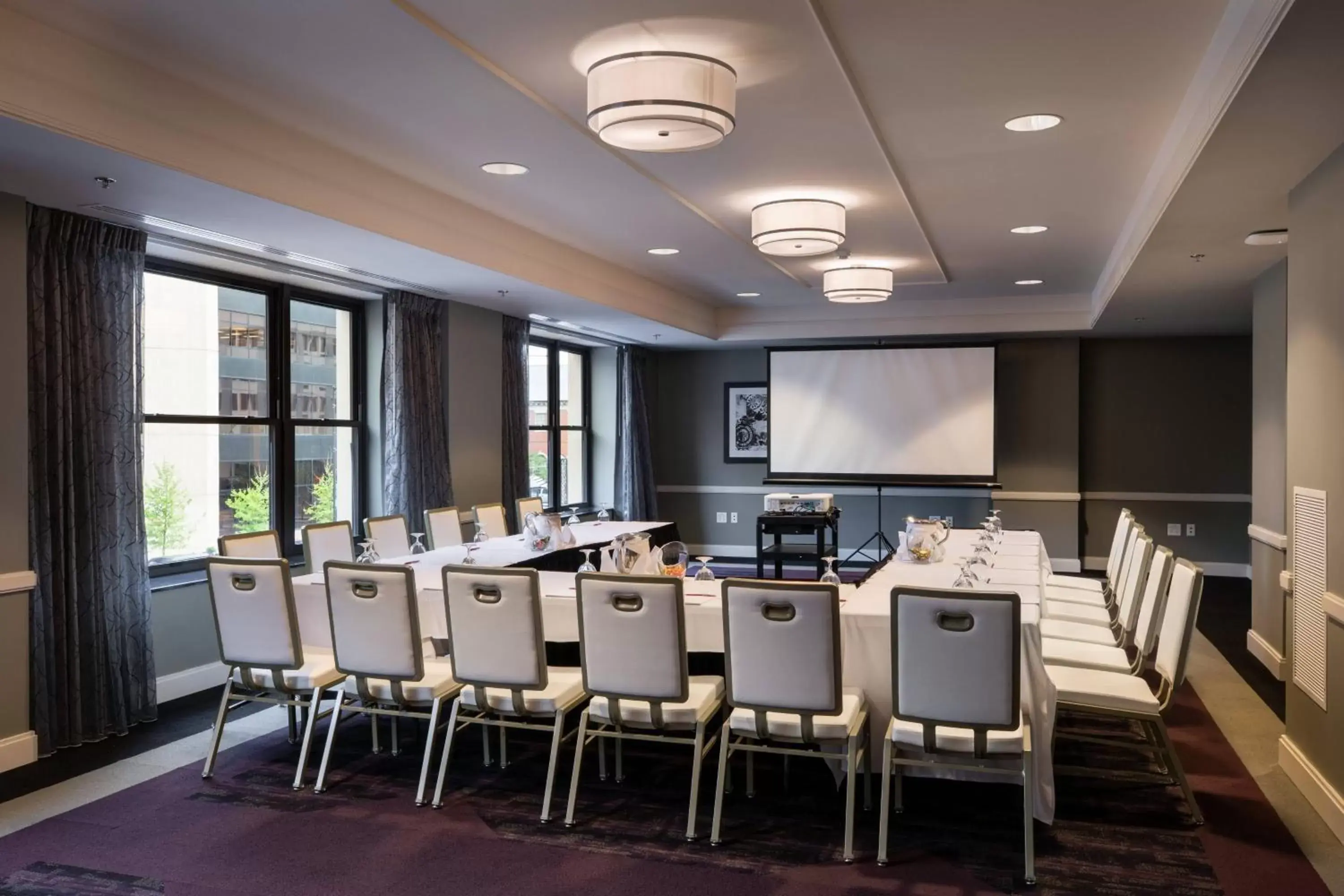 Meeting/conference room in Ambassador Hotel Wichita, Autograph Collection