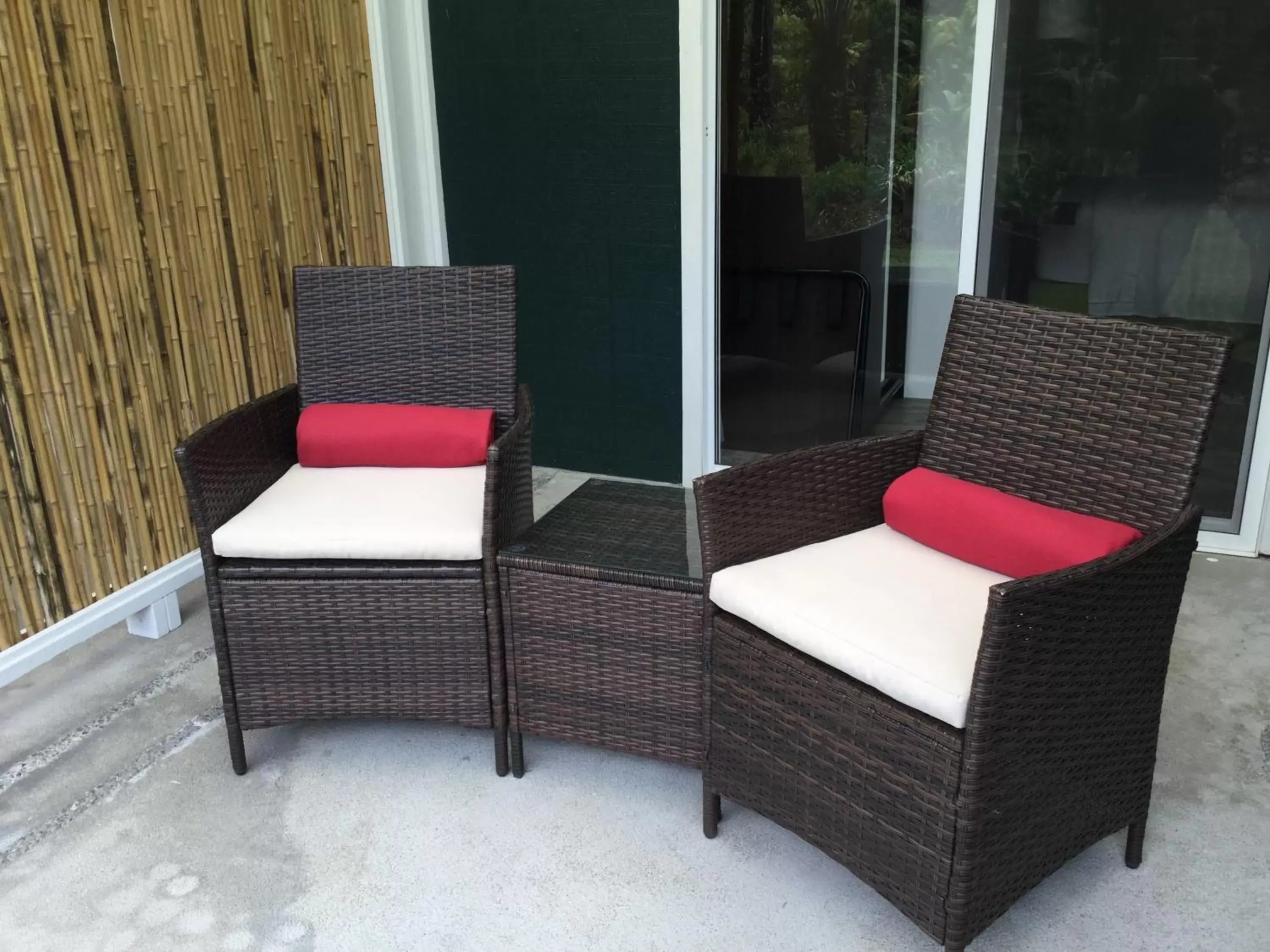 Patio, Seating Area in Hale 'Ohu Bed & Breakfast