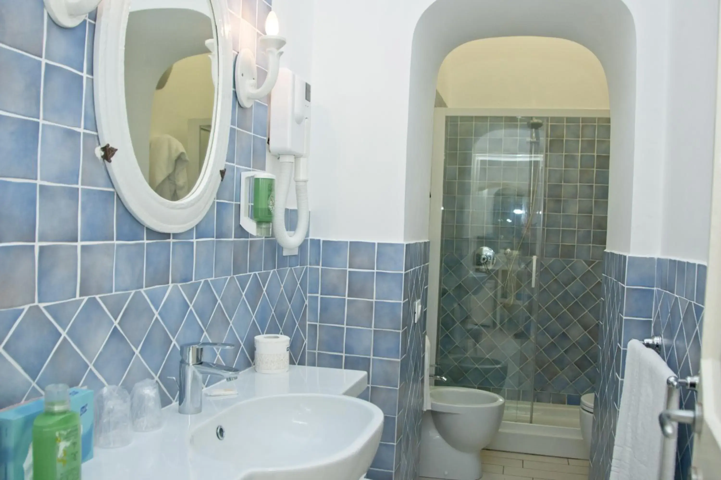 Bathroom in Hotel Ristorante Maga Circe