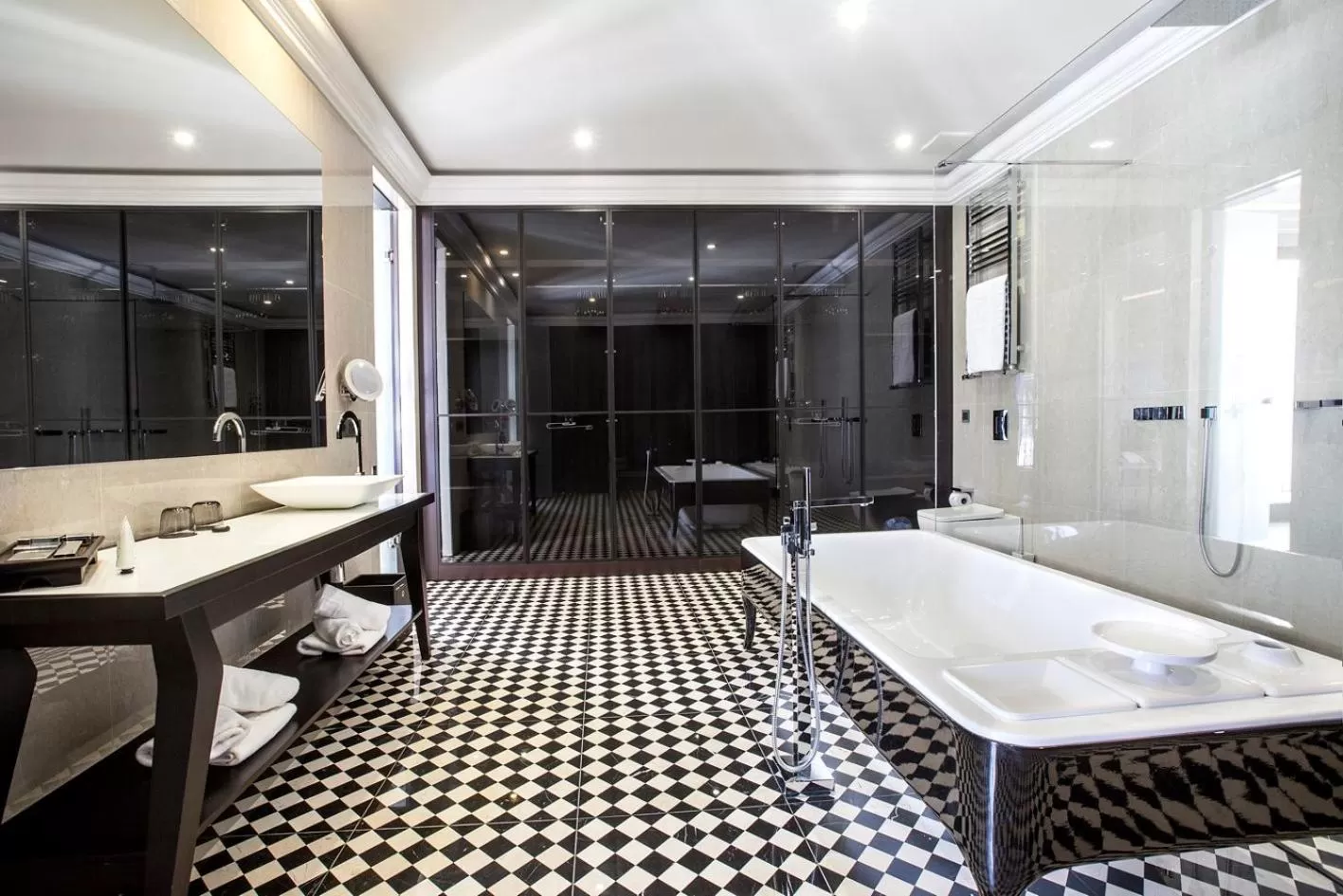 Bathroom in Quentin XL Potsdamer Platz