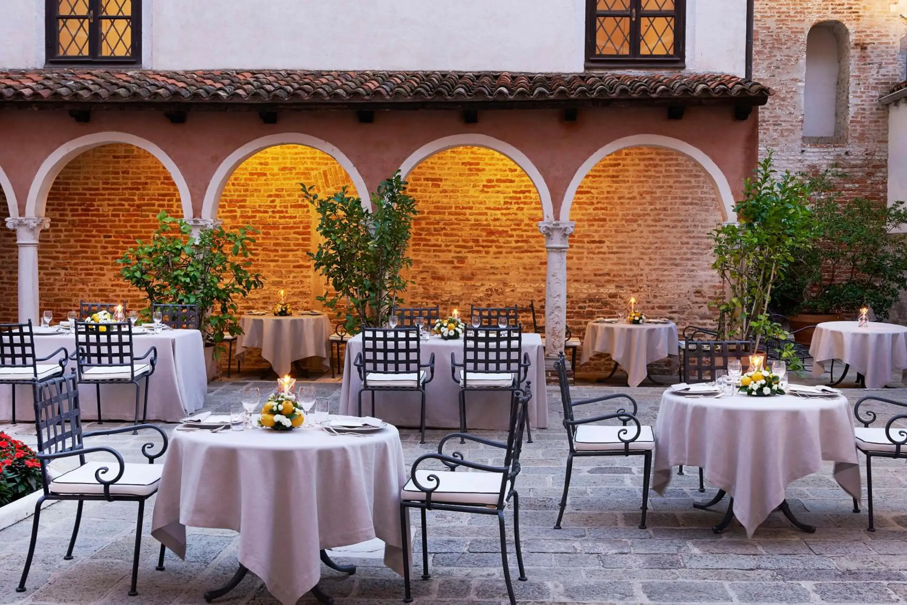 Restaurant/Places to Eat in San Clemente Palace Kempinski