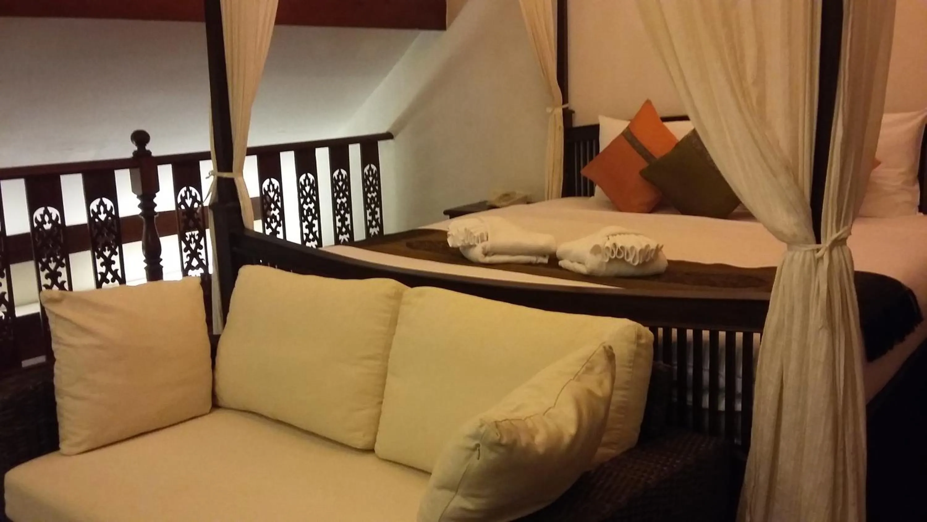 Bed in Royal Phawadee Village Patong - 2 Minutes walk to the beach