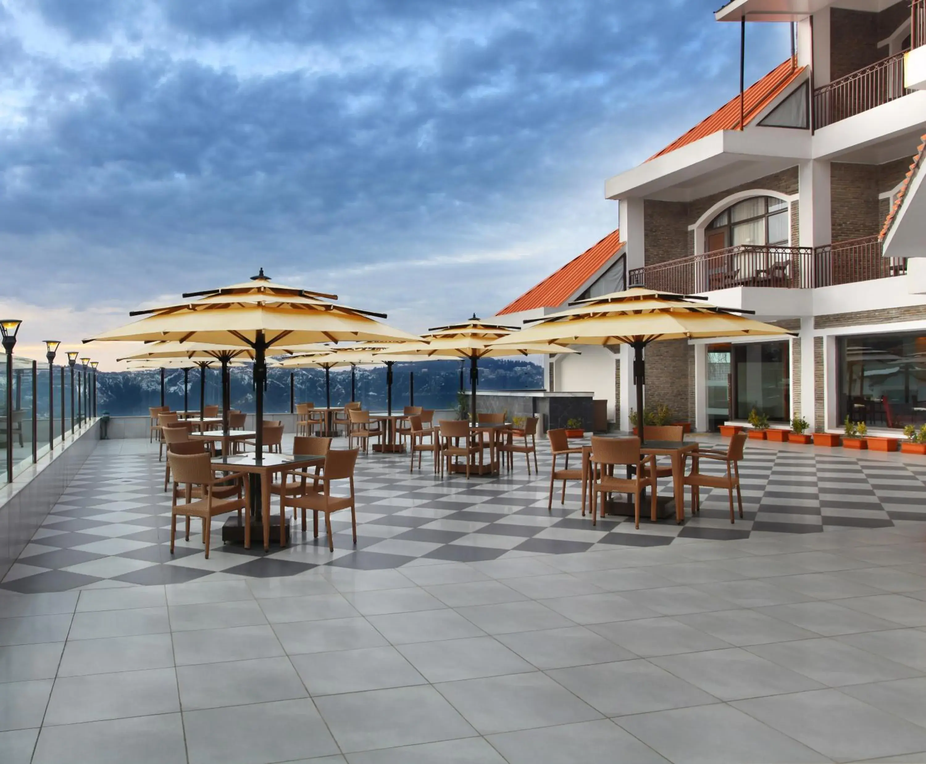 Restaurant/Places to Eat in Marigold Sarovar Portico Shimla