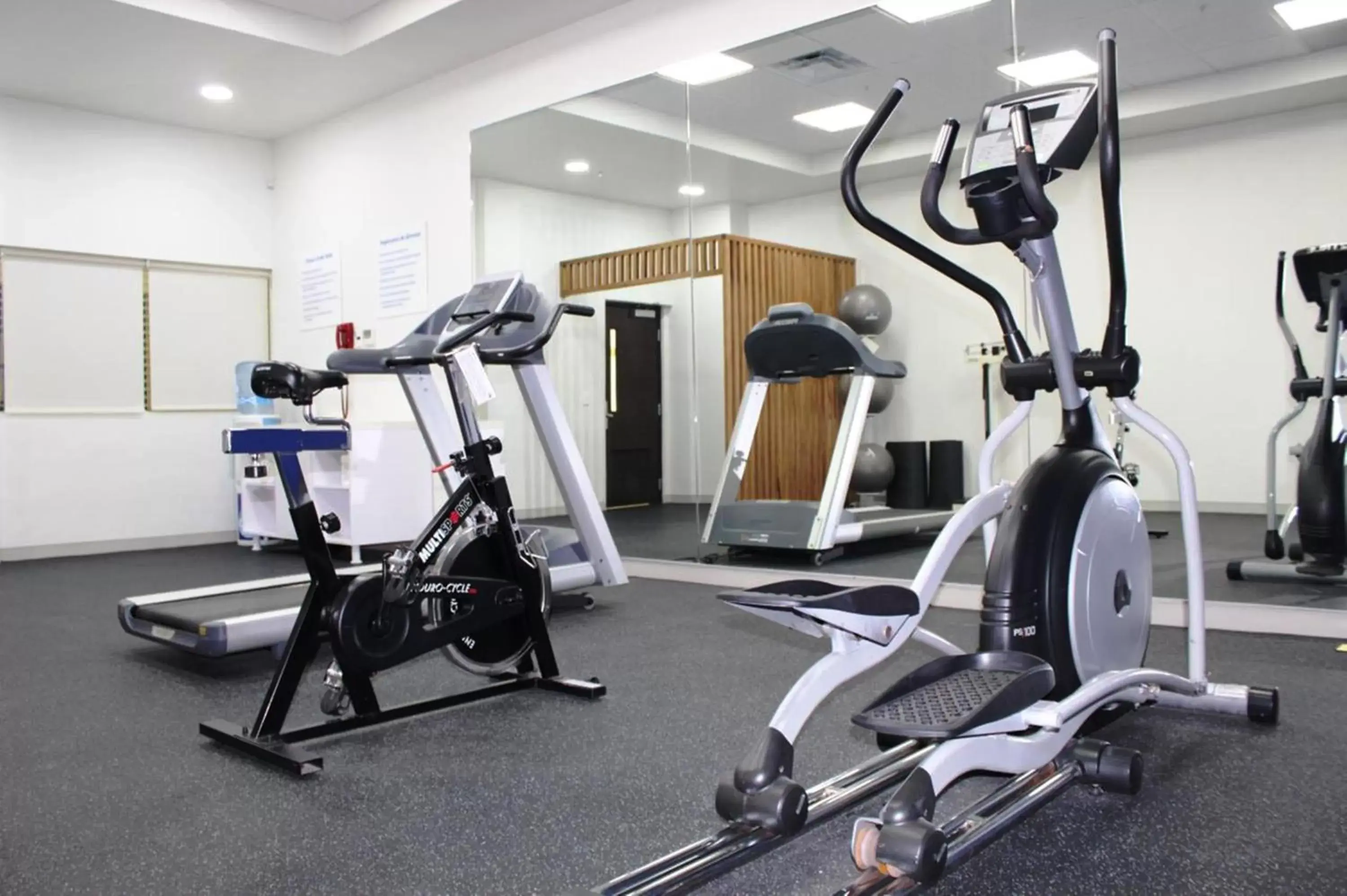 Fitness centre/facilities, Fitness Center/Facilities in Holiday Inn Express Guadalajara Iteso, an IHG Hotel