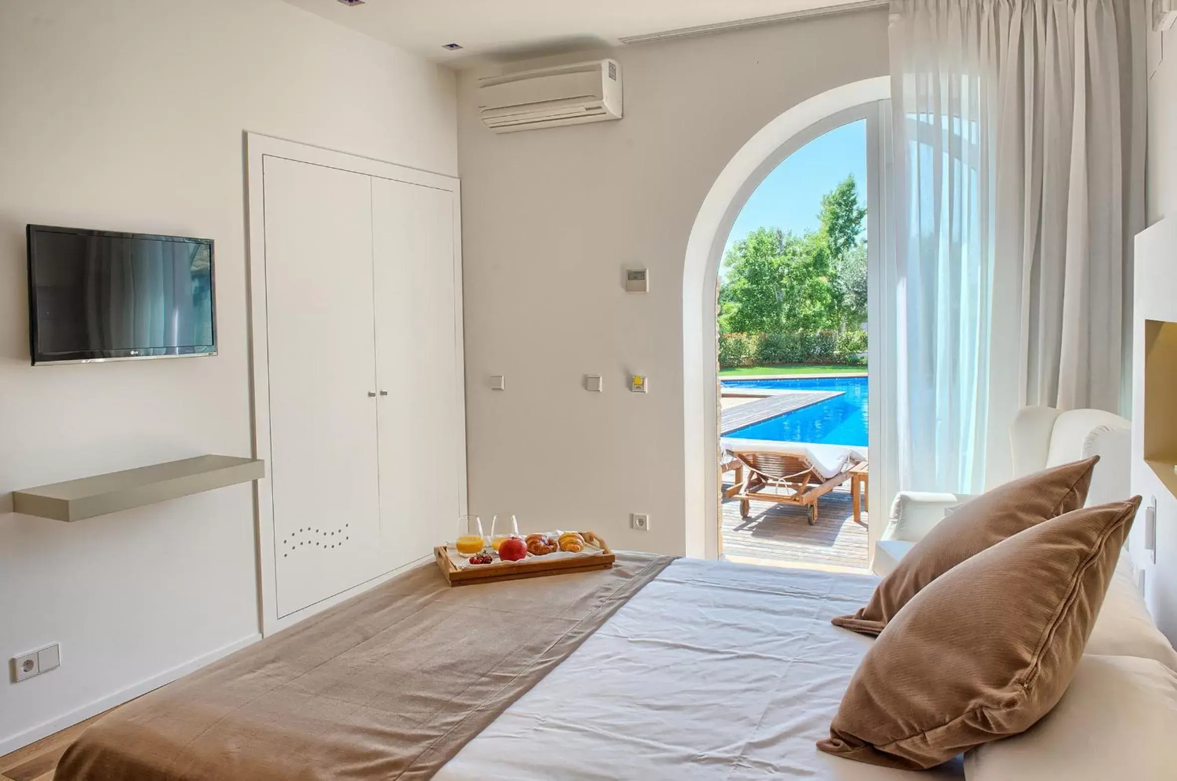 Bedroom, Pool View in Hostalet de Begur - Adults Only