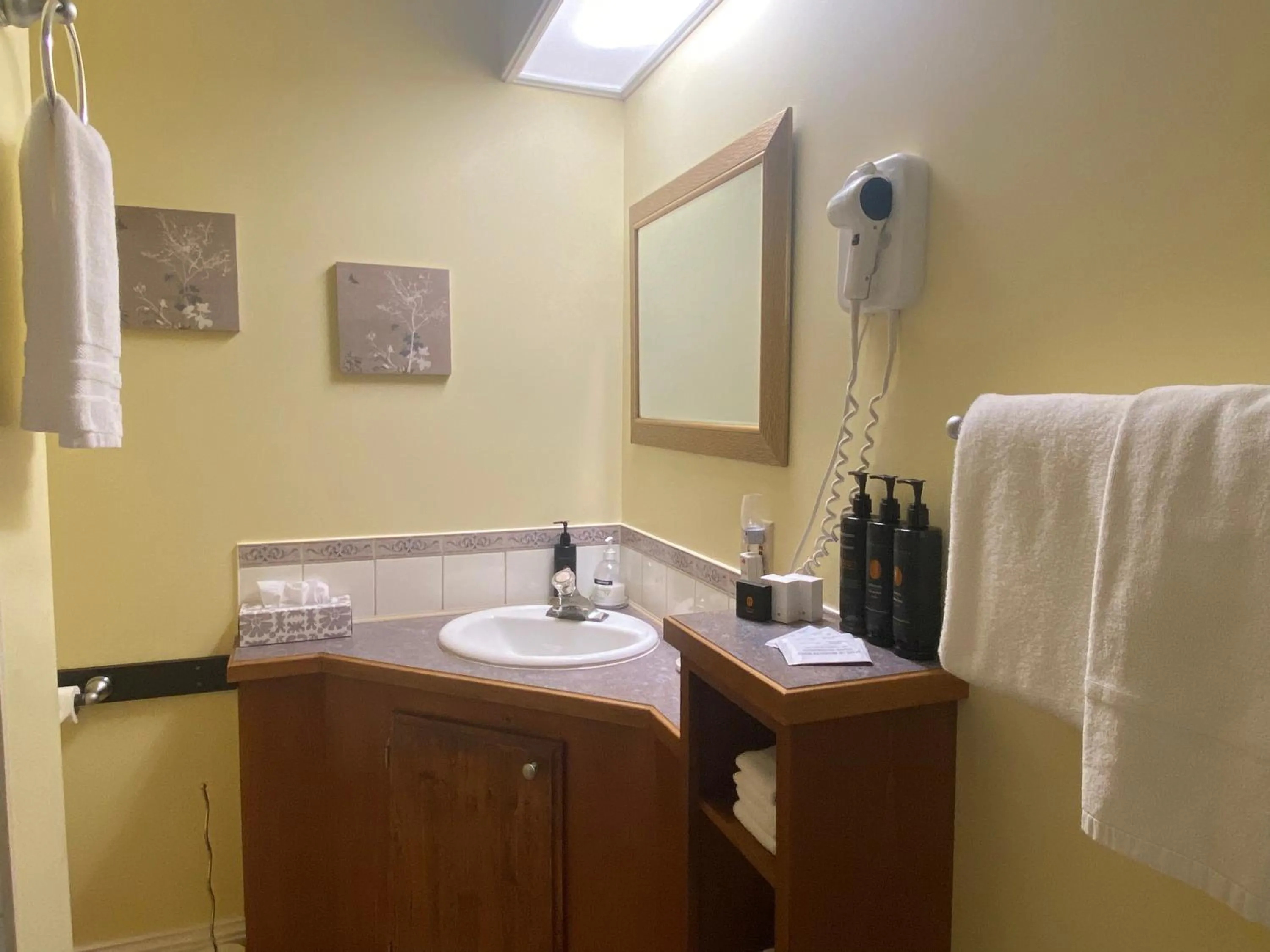 Bathroom in Inn on the Harbour