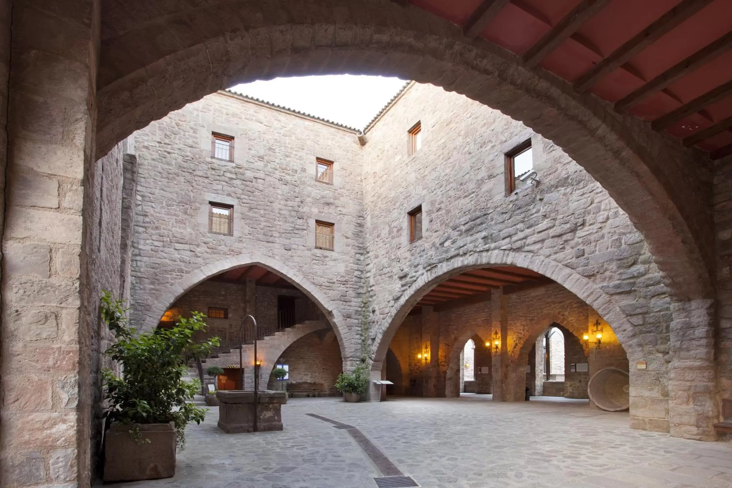 Area and facilities, Property Building in Parador de Cardona