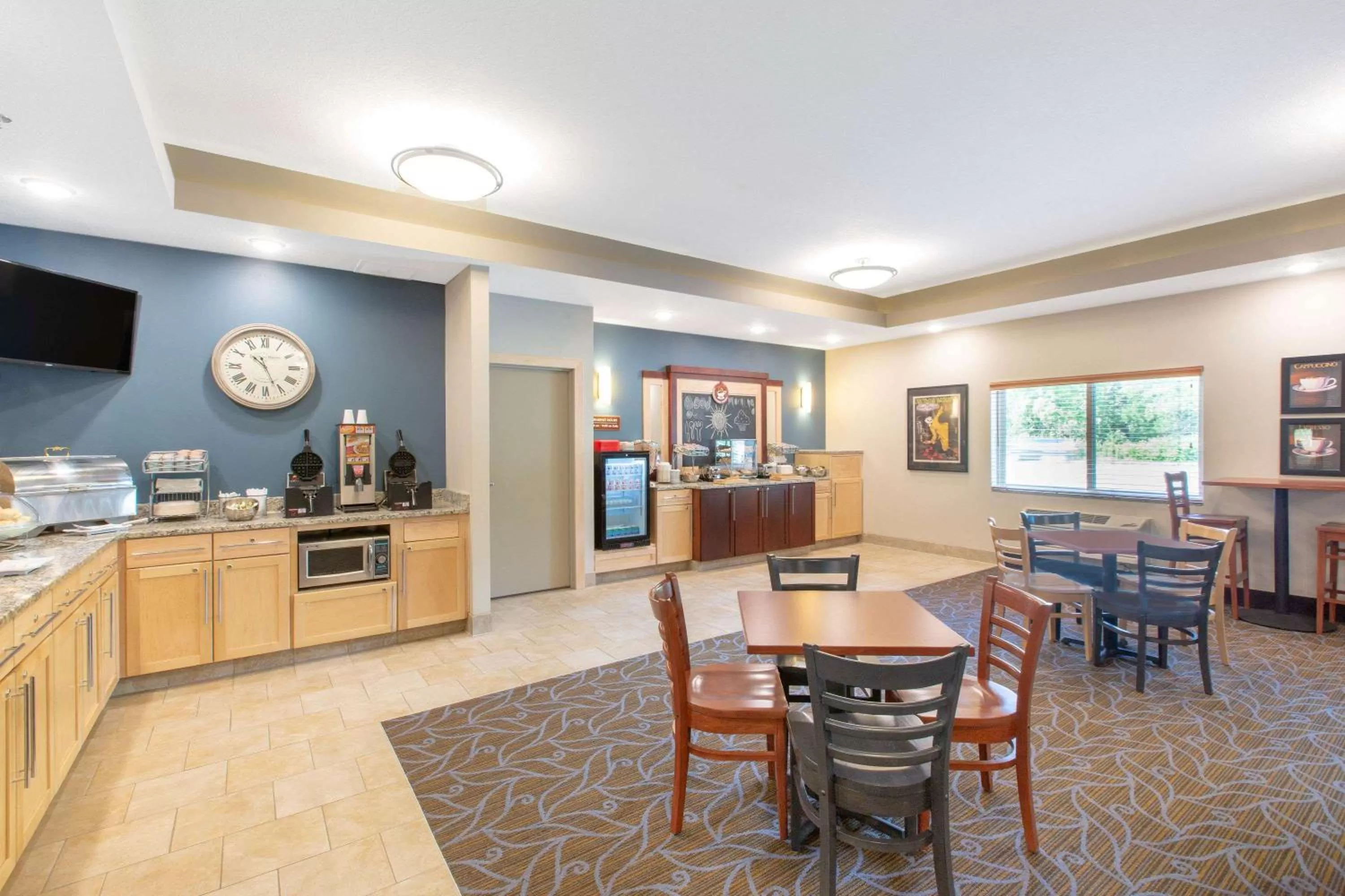 Restaurant/places to eat in AmericInn by Wyndham Humboldt