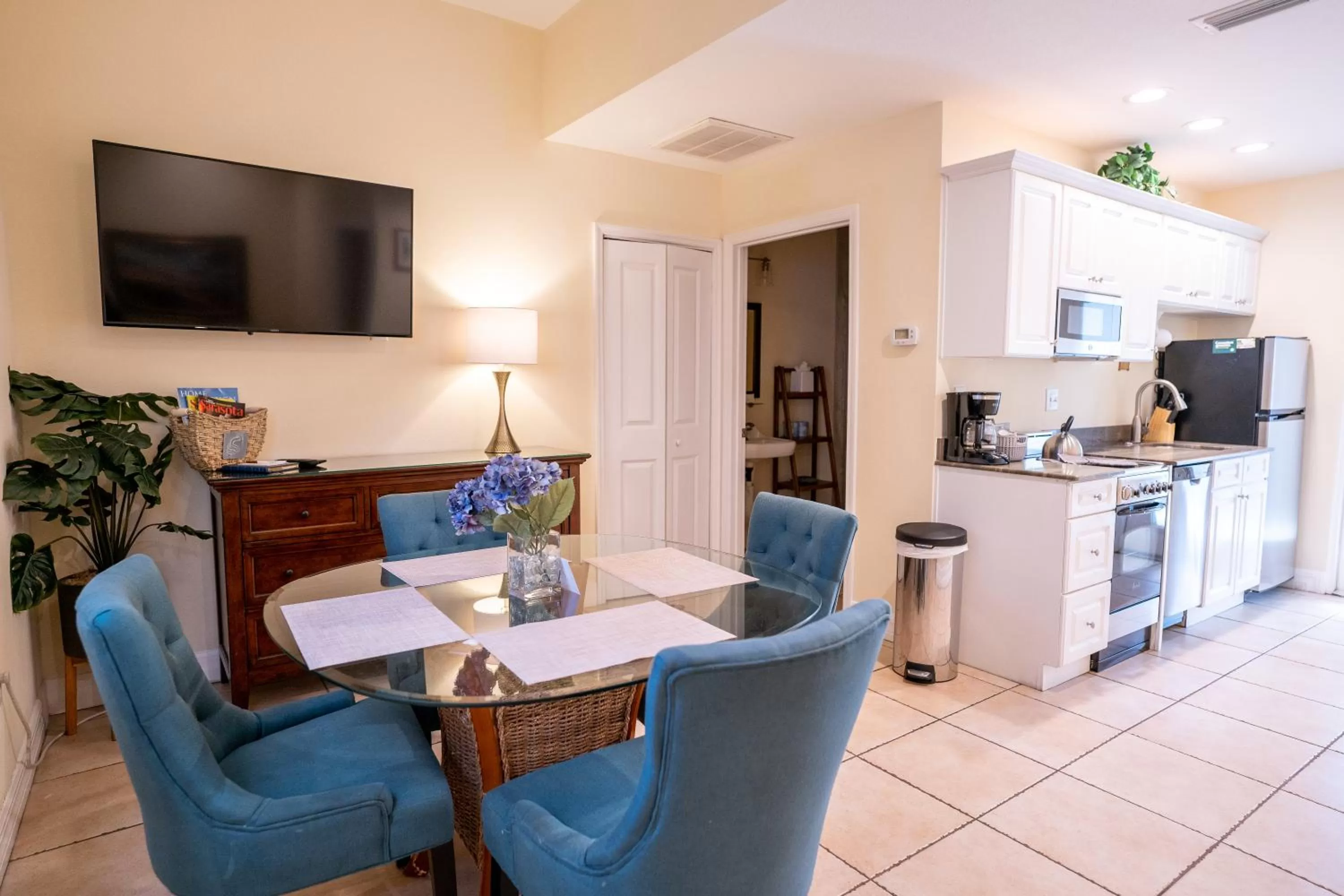 TV and multimedia in The Capri at Siesta