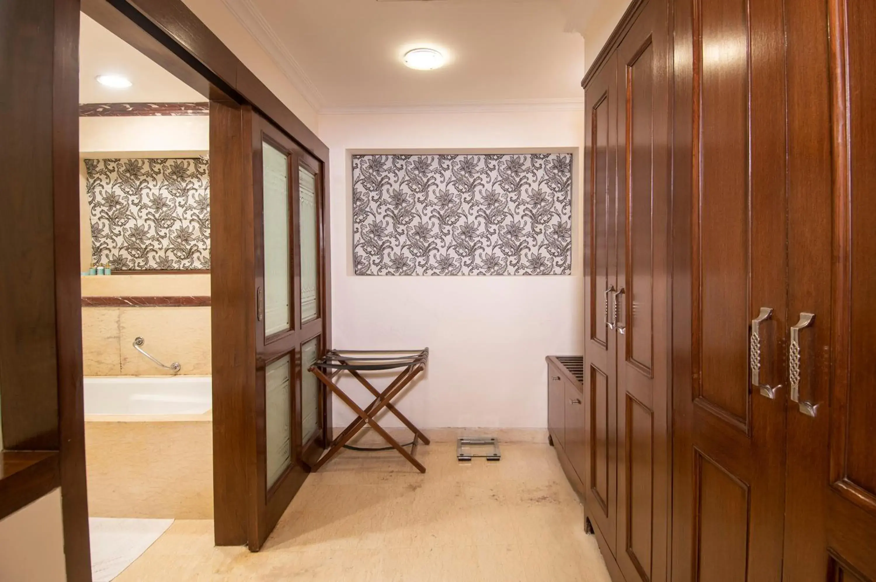 Bathroom in The Claridges Nabha Residence-Heritage