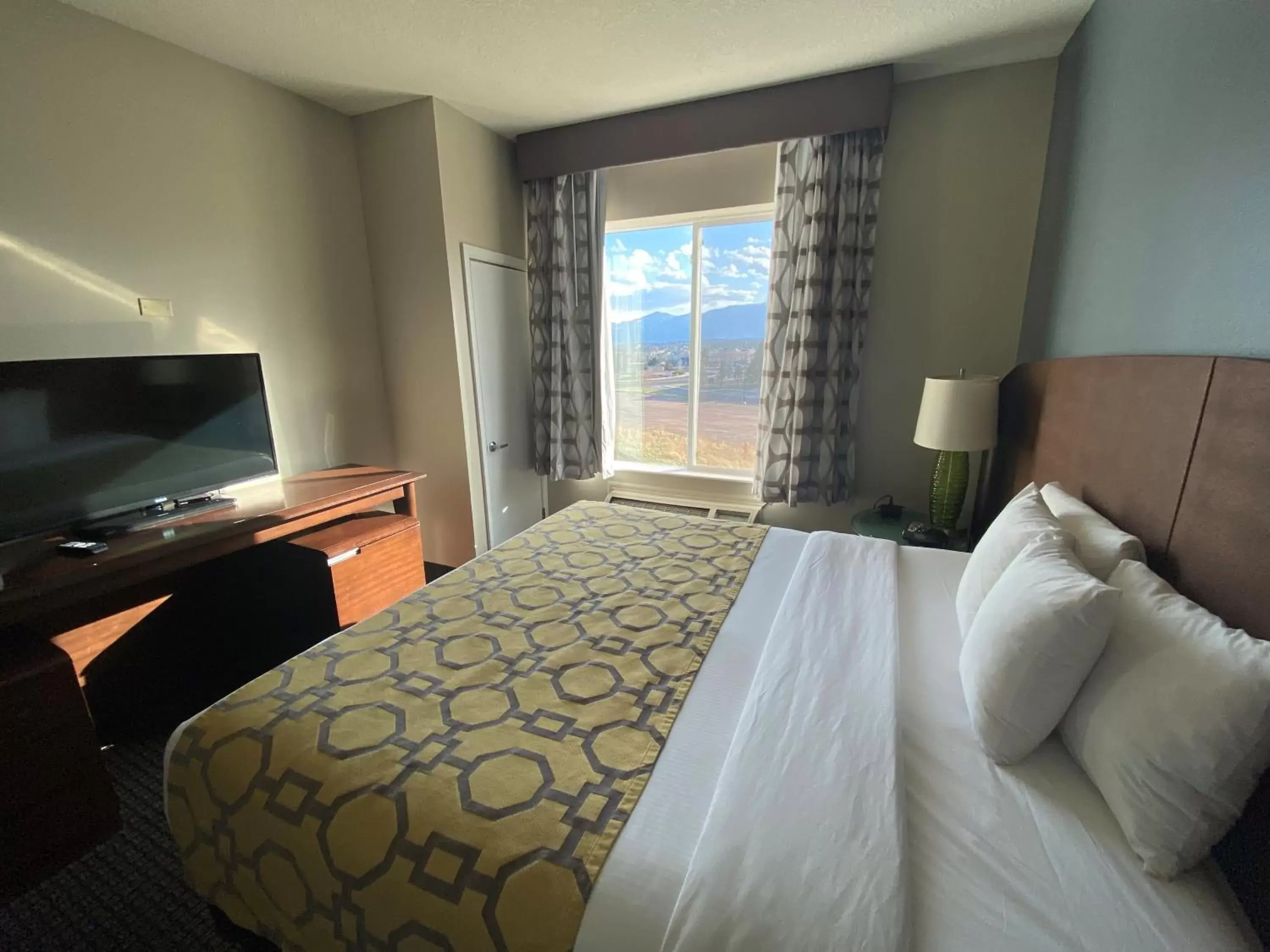 Bed in Baymont by Wyndham Colorado Springs Bed in Baymont by Wyndham Colorado Springs