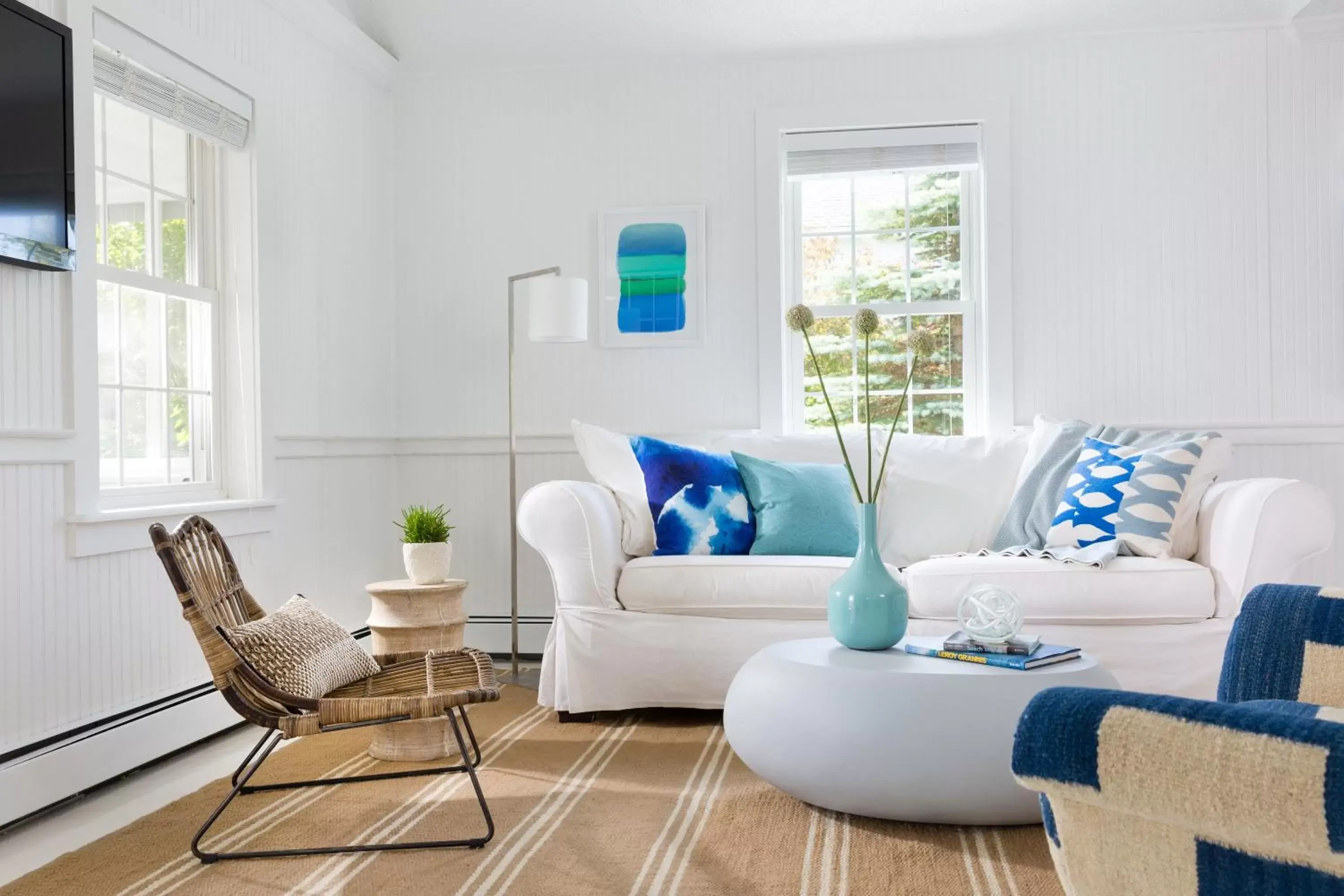 Living room, Seating Area in Blue - Inn on the Beach