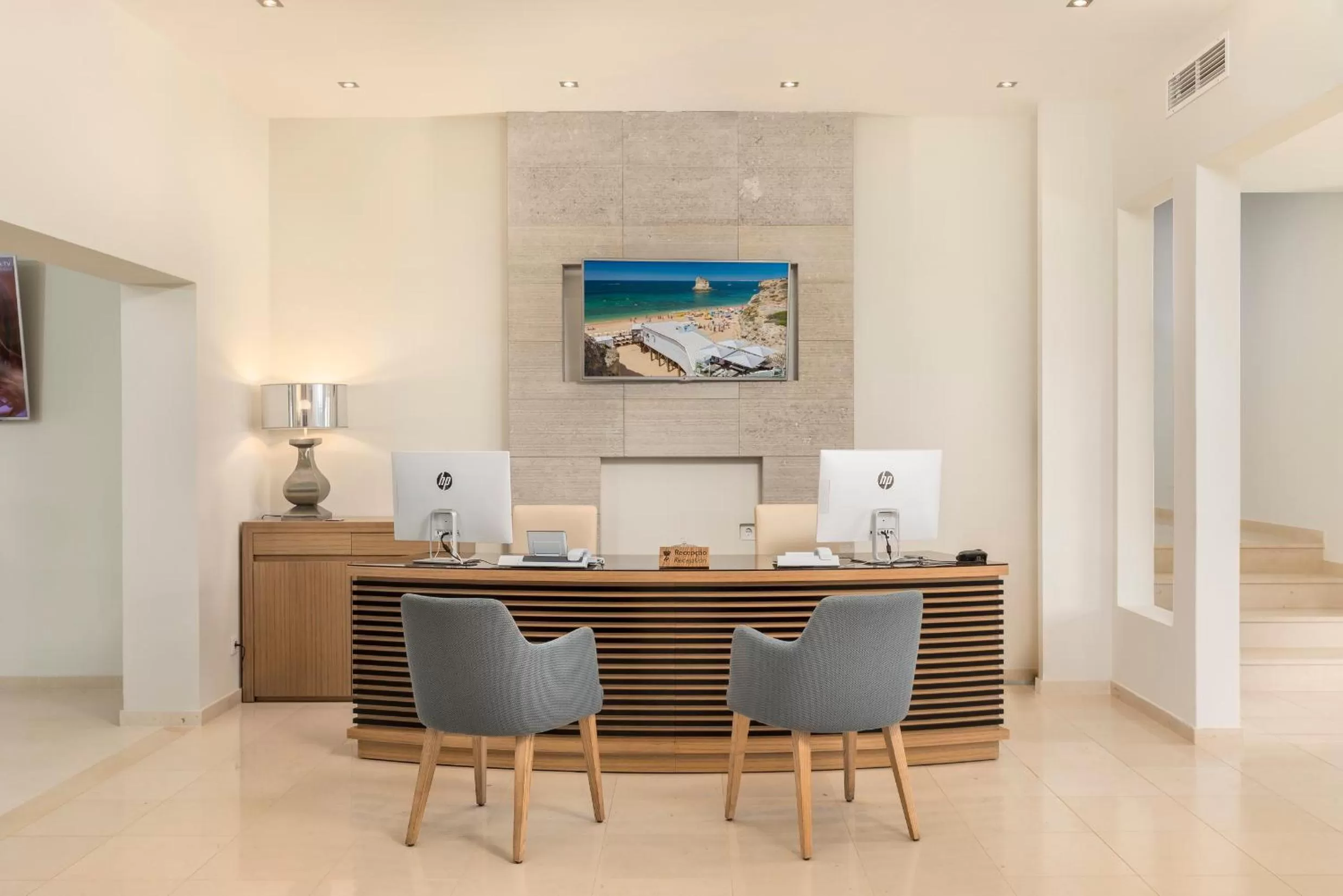 Lobby or reception in Caneiros Luxury House & Suites