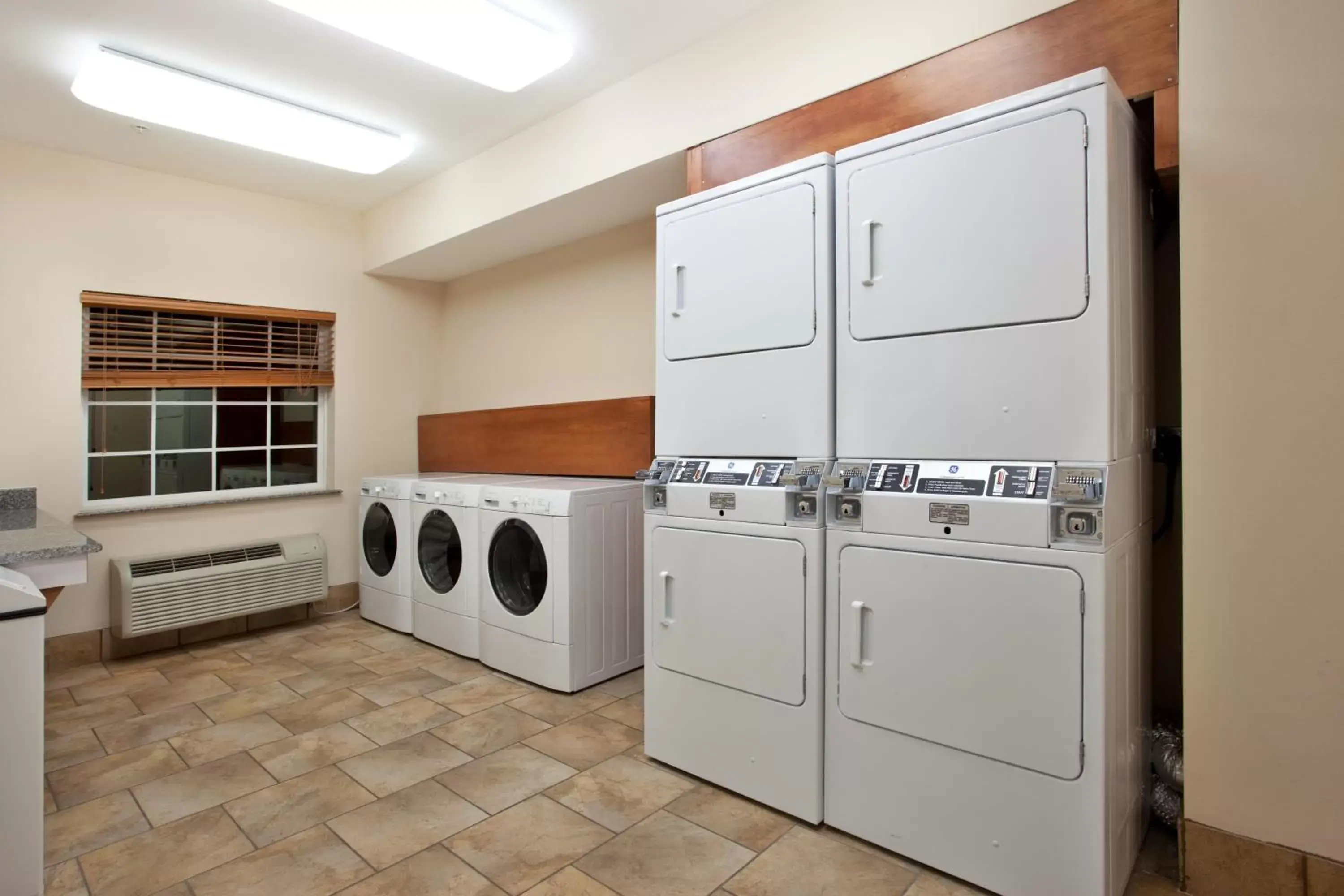 Other, Kitchen/Kitchenette in Candlewood Suites New Iberia, an IHG Hotel