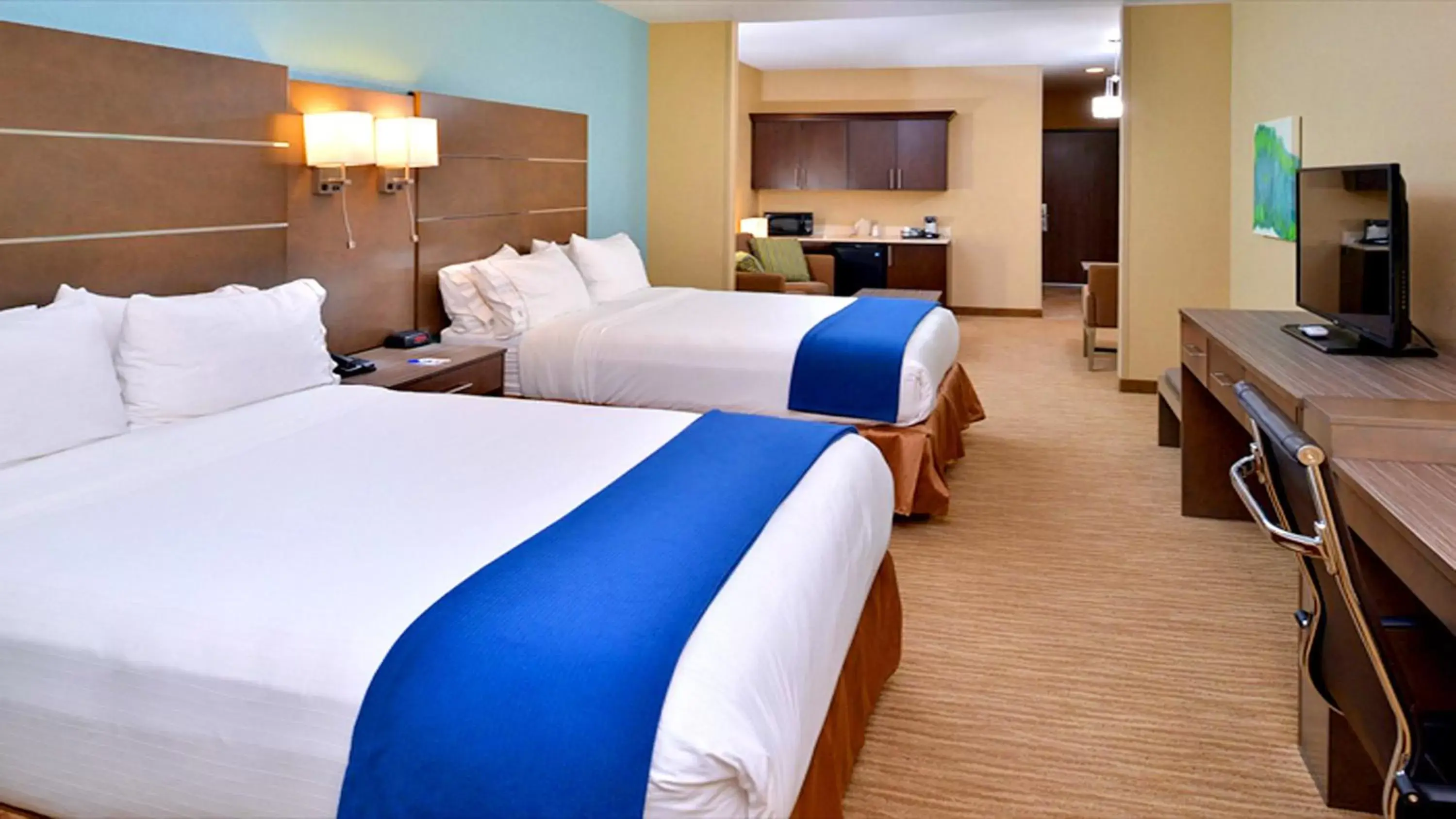 Photo of the whole room, Bed in Holiday Inn Express and Suites Schulenburg, an IHG Hotel