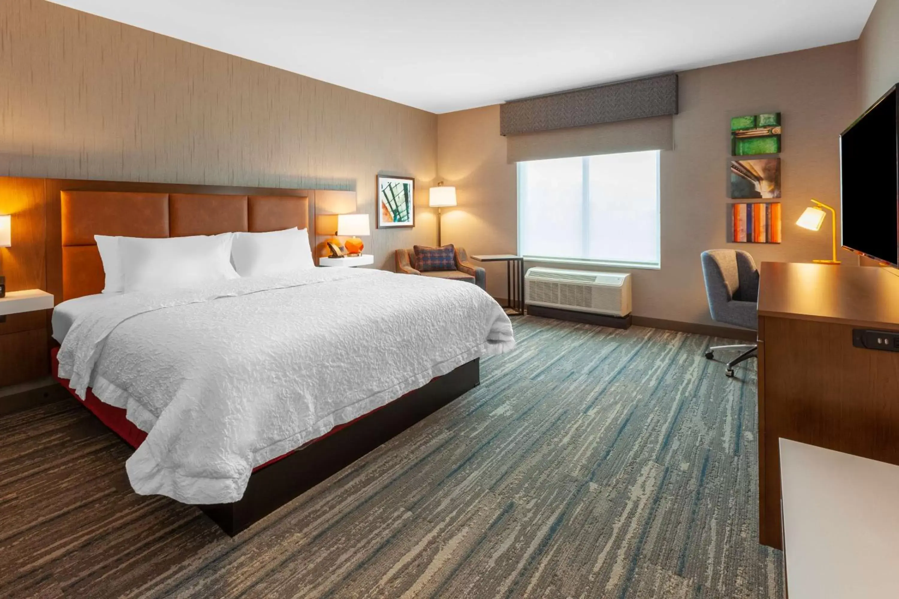 Bedroom, Bed in Hampton Inn & Suites Bloomfield Hills Detroit