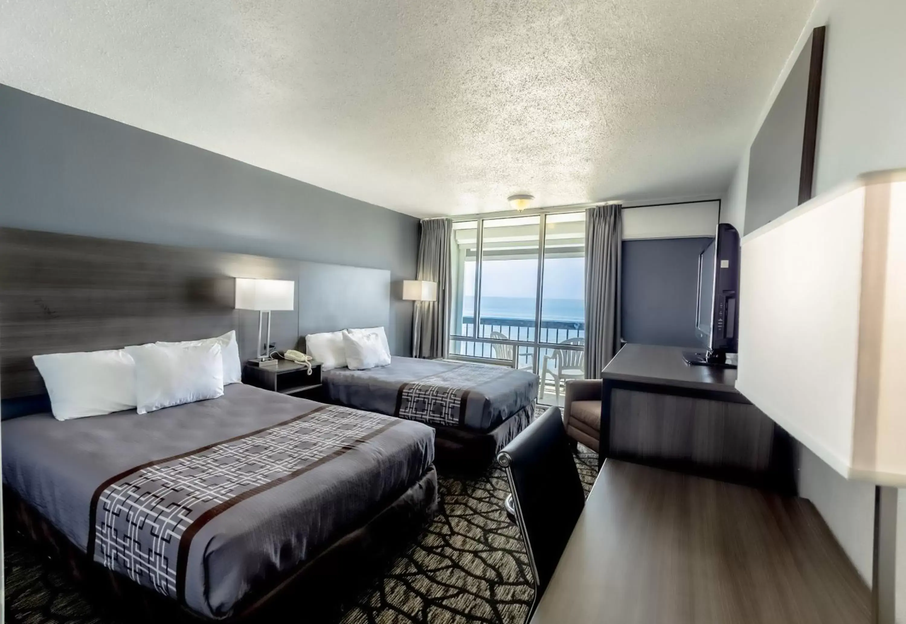 Photo of the whole room, Bed in Seaview Hotel Photo of the whole room, Bed in Seaview Hotel