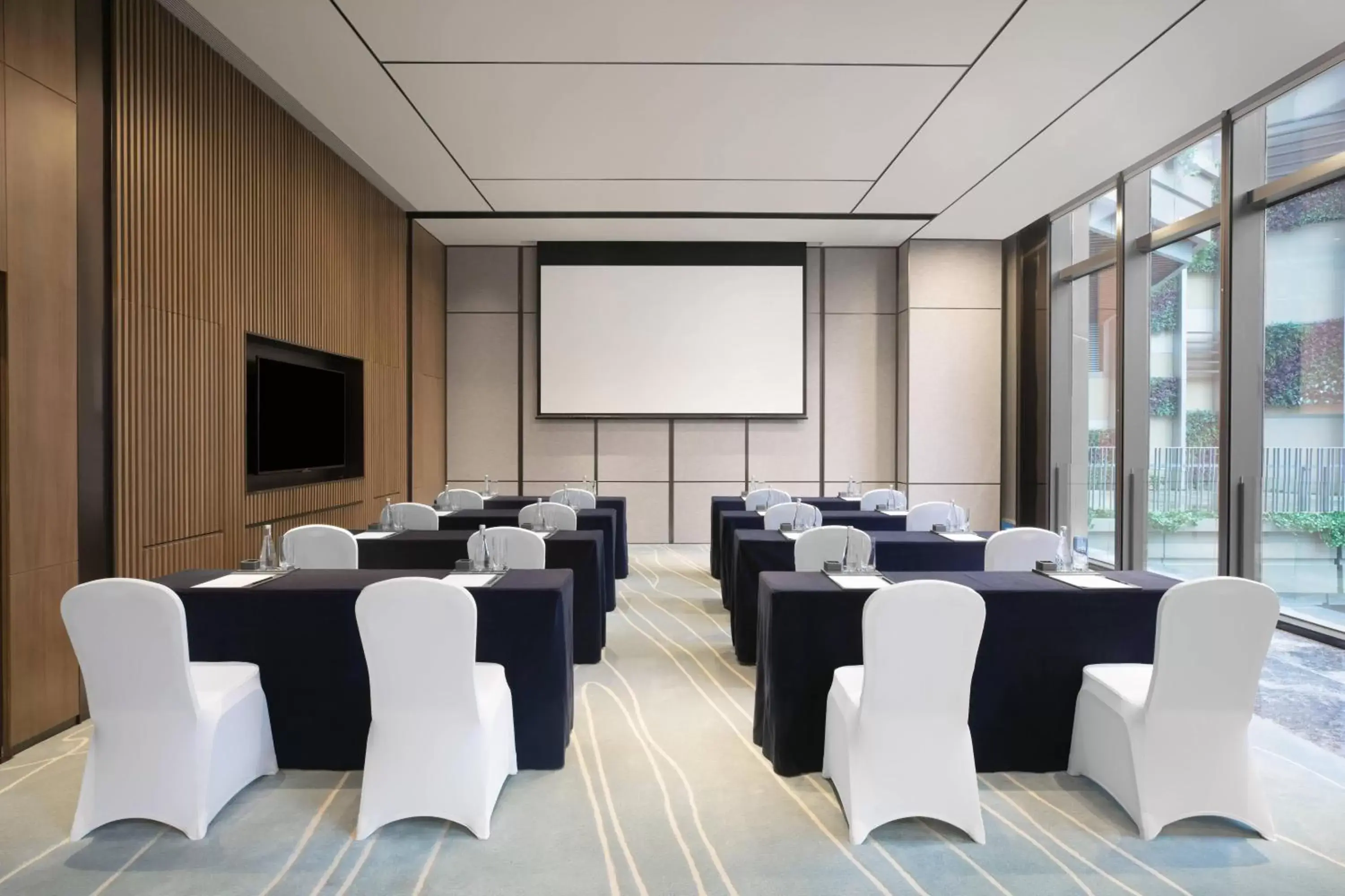 Meeting/conference room in Courtyard by Marriott Suzhou Mudu