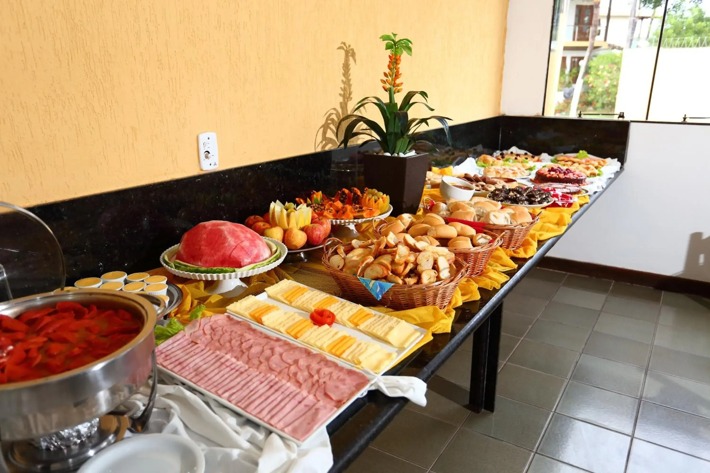 Restaurant/places to eat in Andimar Hotel Restaurant/places to eat in Andimar Hotel