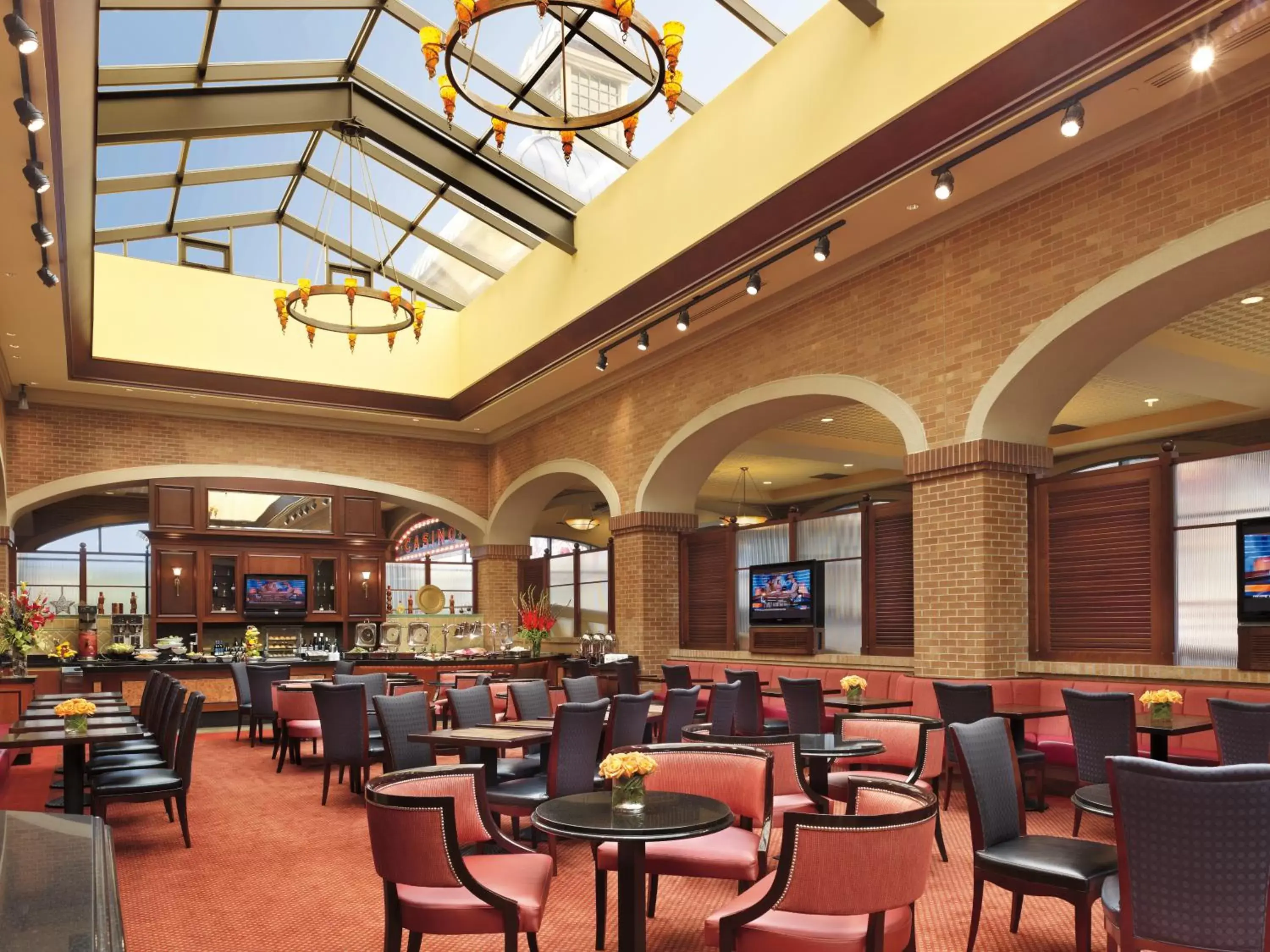 Communal lounge/ TV room, Restaurant/Places to Eat in Ameristar Casino Hotel Council Bluffs