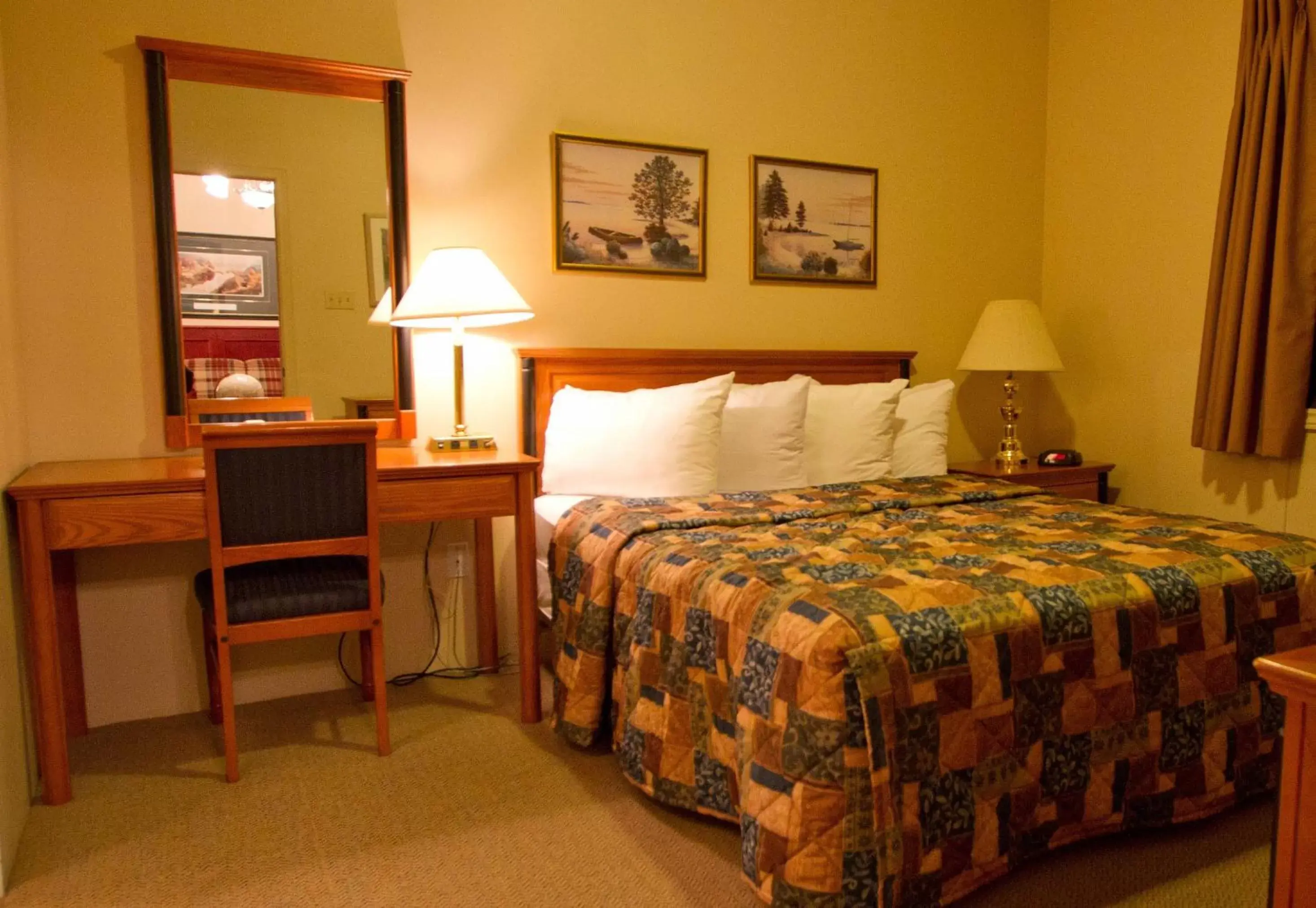 Photo of the whole room, Bed in Hotel Port Aux Basques