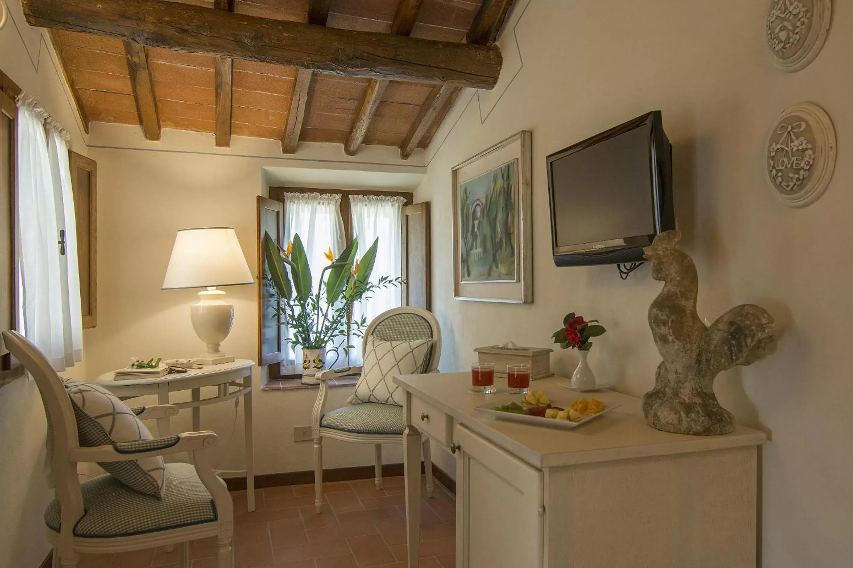 Bedroom, Seating Area in Hotel Belvedere Di San Leonino