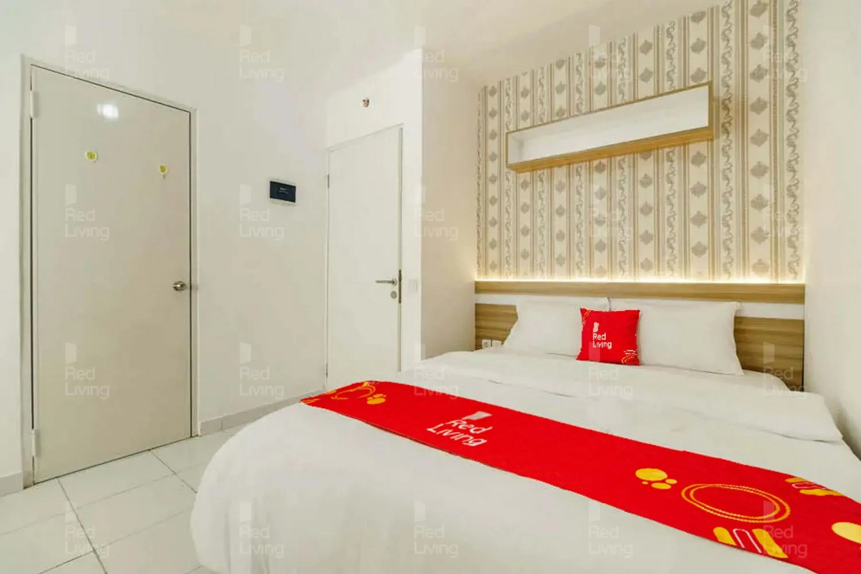 Bed in RedLiving Apartemen Aeropolis Ivan Tower AR2