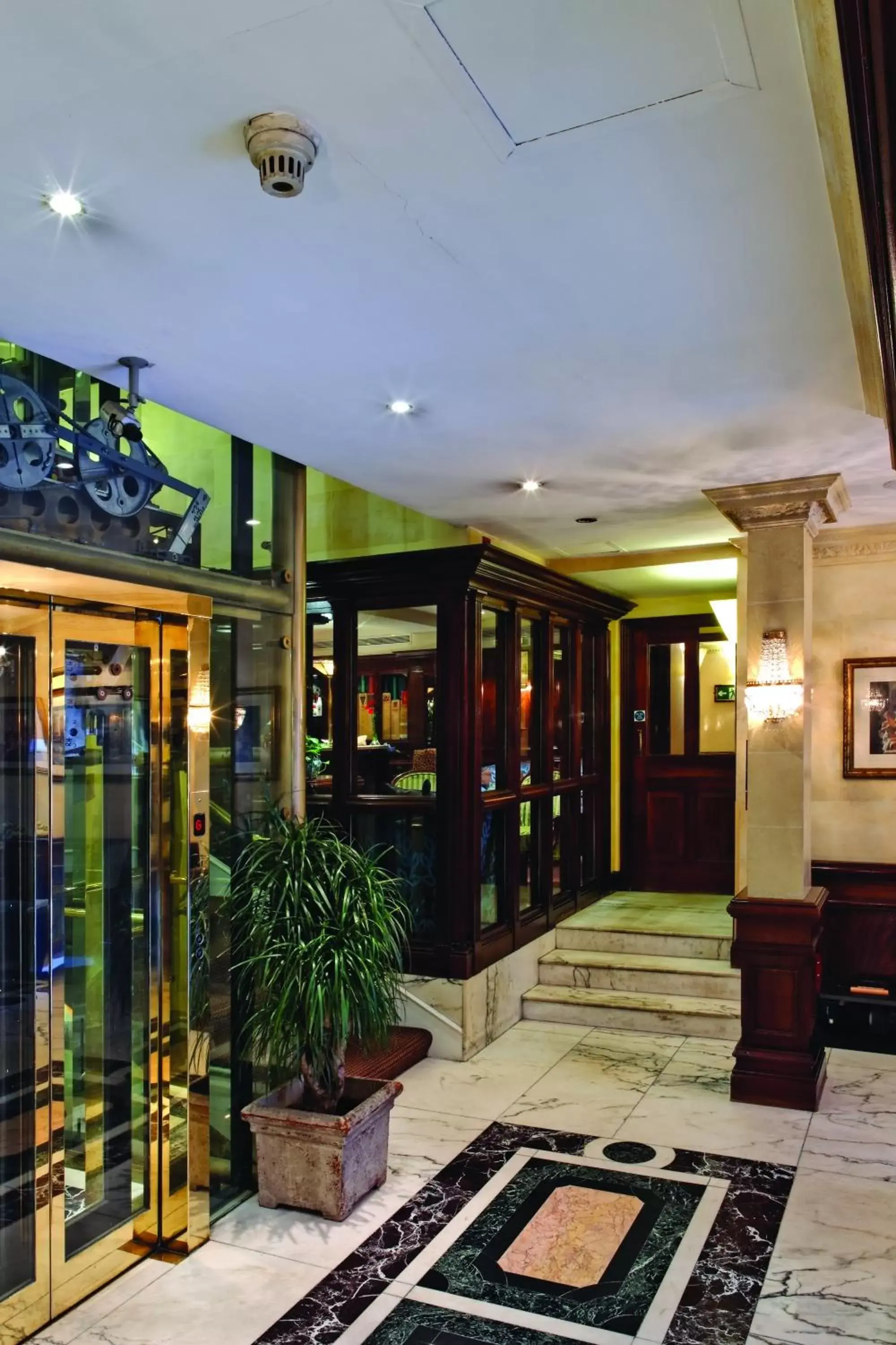 Lobby or reception, Lobby/Reception in Rochester Hotel by Blue Orchid