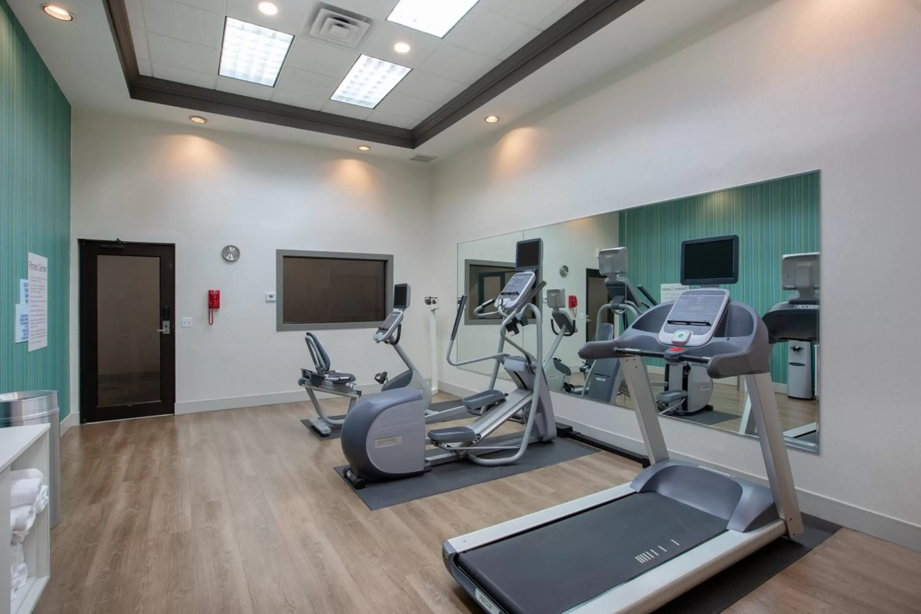 Fitness centre/facilities, Fitness Center/Facilities in Holiday Inn Express Hotel & Suites Columbus, an IHG Hotel