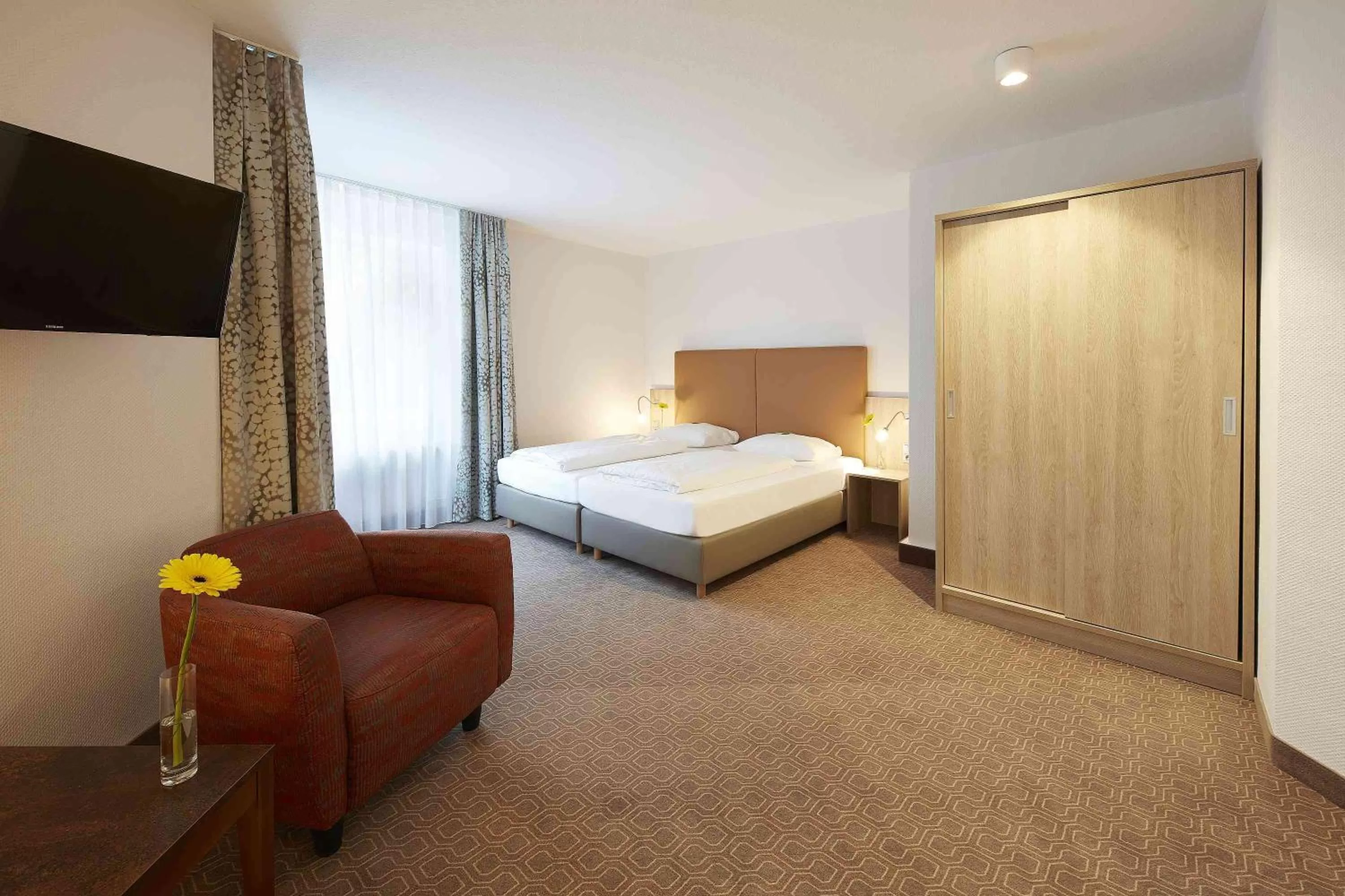 Bedroom, Bed in GHOTEL hotel & living Kiel