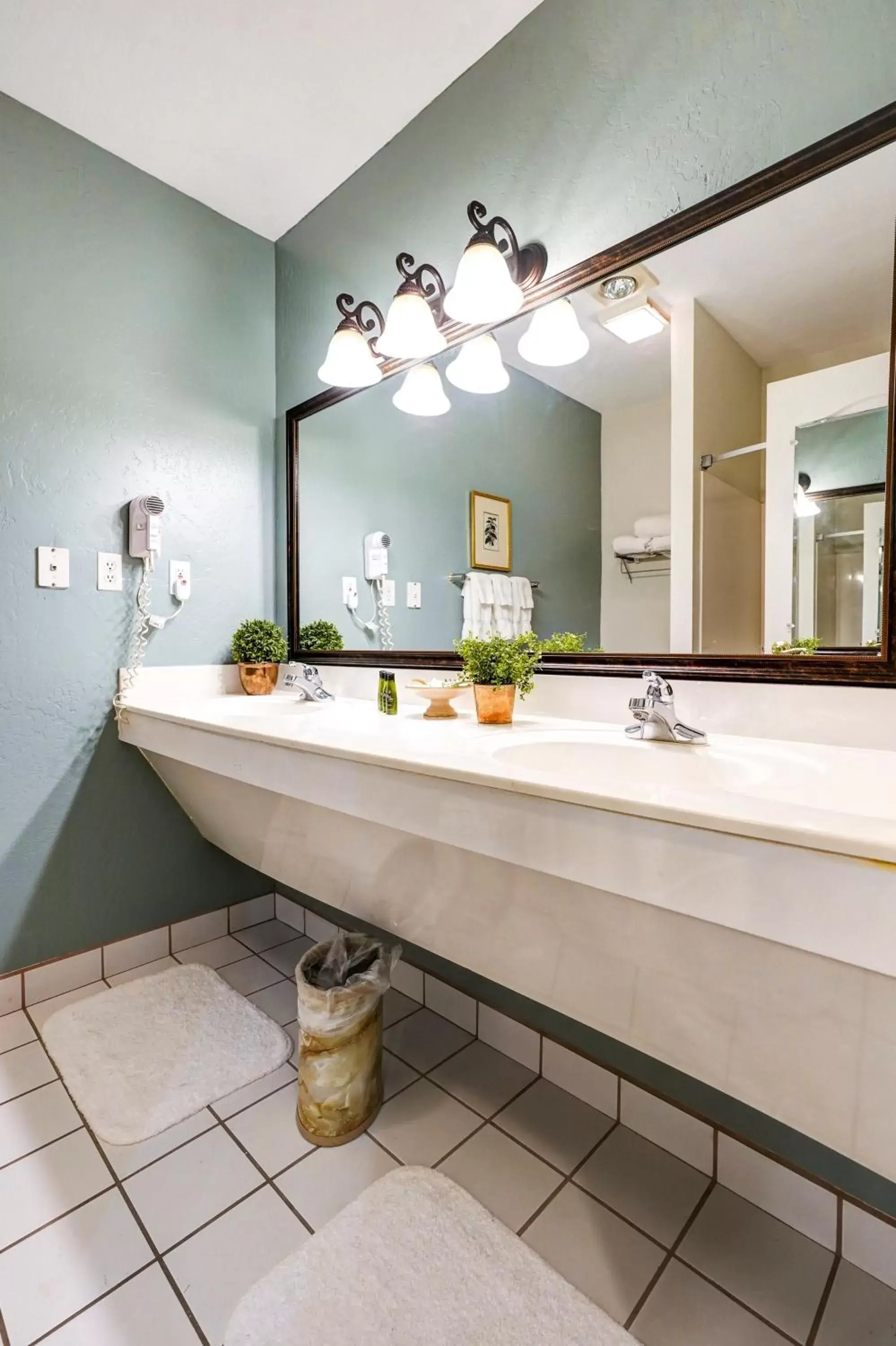 Deluxe Queen Room in Forest Villas Hotel Deluxe Queen Room in Forest Villas Hotel