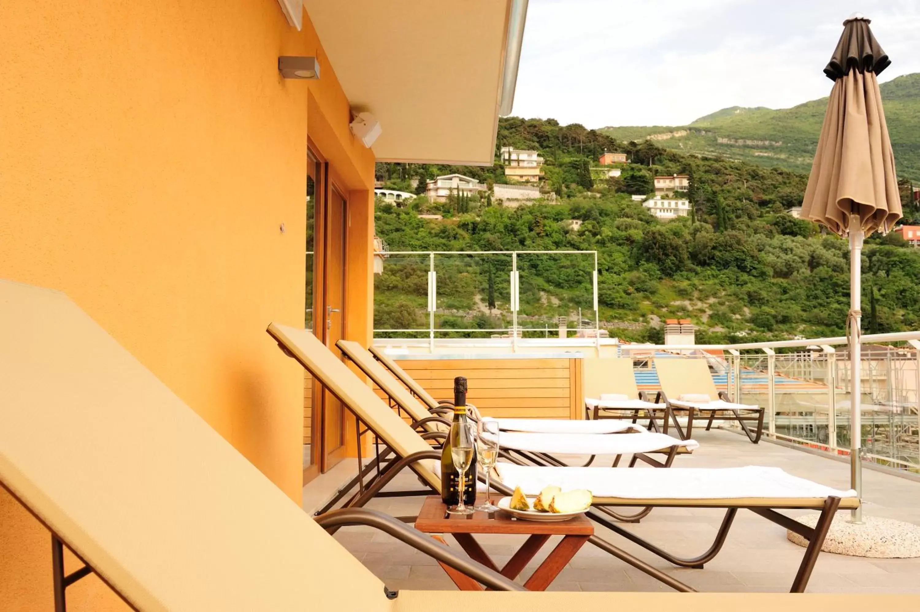 Solarium, Balcony/Terrace in Eco Hotel Bonapace
